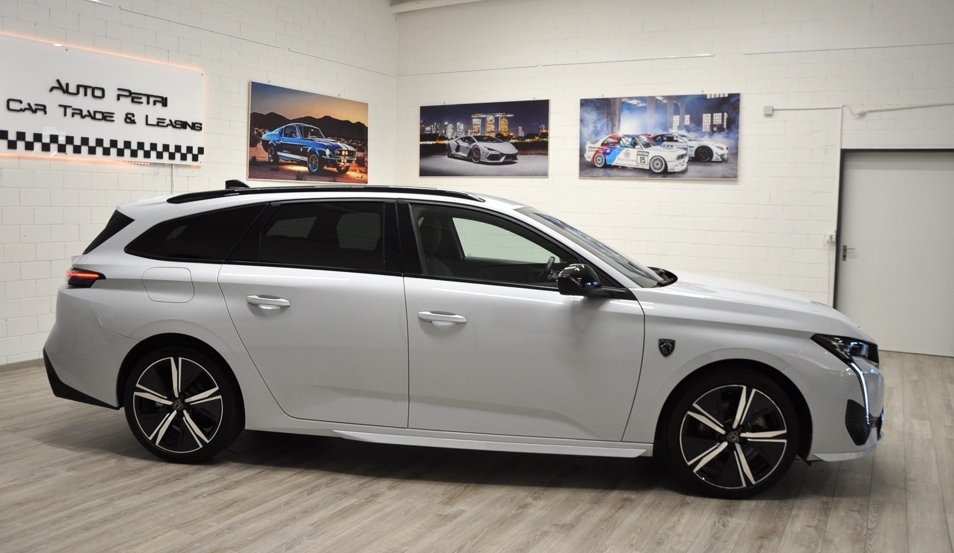 PEUGEOT 308 SW 1.2 HEV 136 GT-image-4