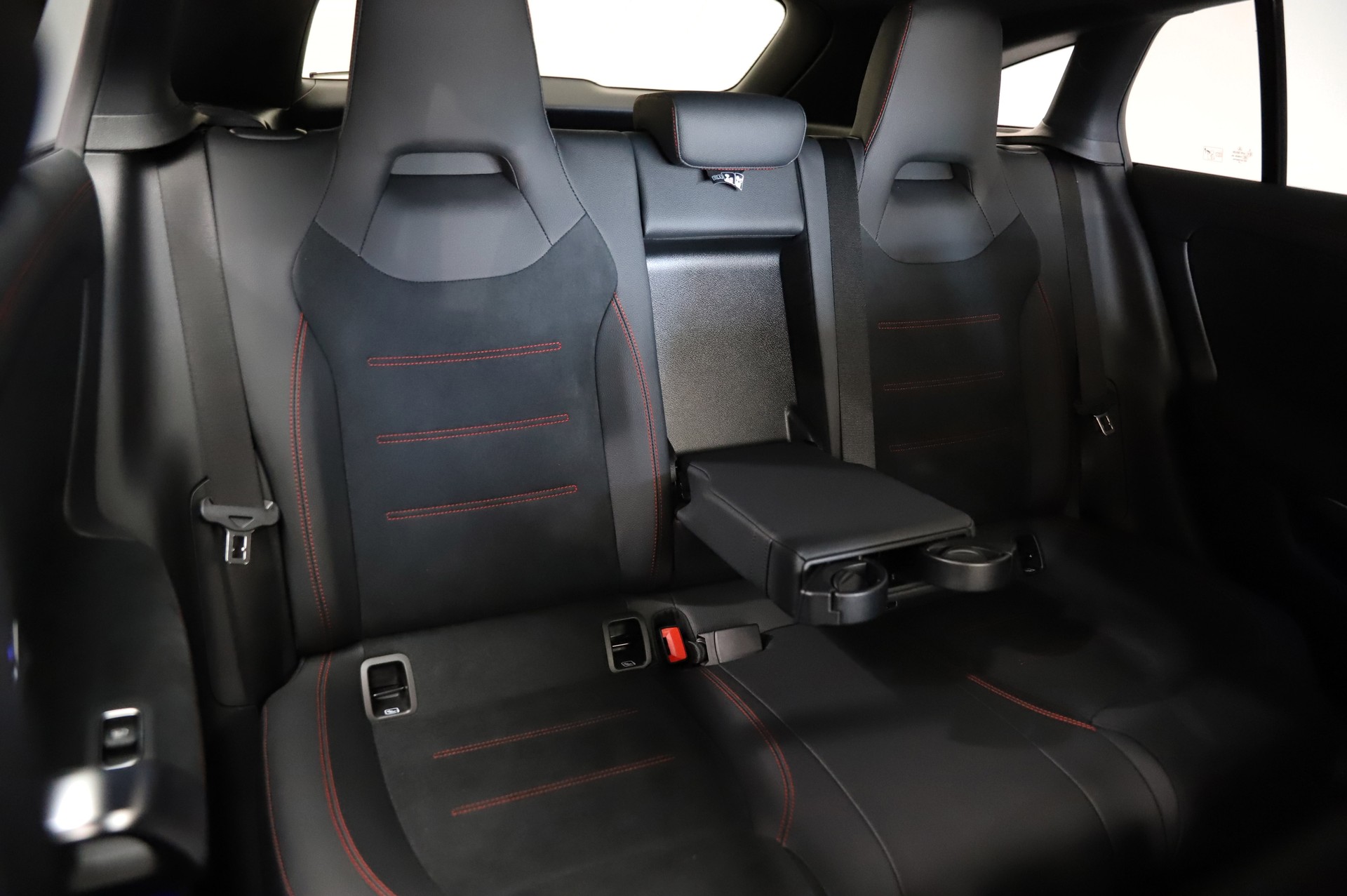 MERCEDES-BENZ CLA Shooting Brake 250 4Matic 8G-DCT-image-10