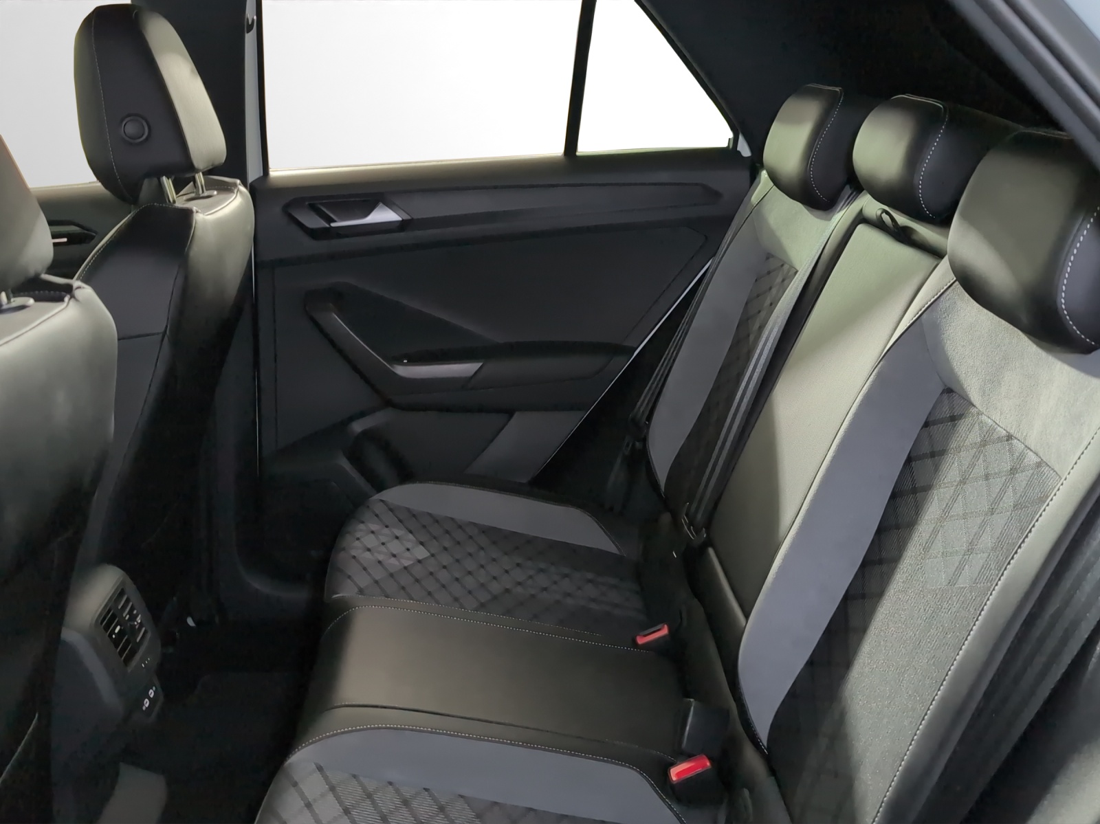 VW T-Roc 2.0 TSI R-Line DSG 4Motion-image-12