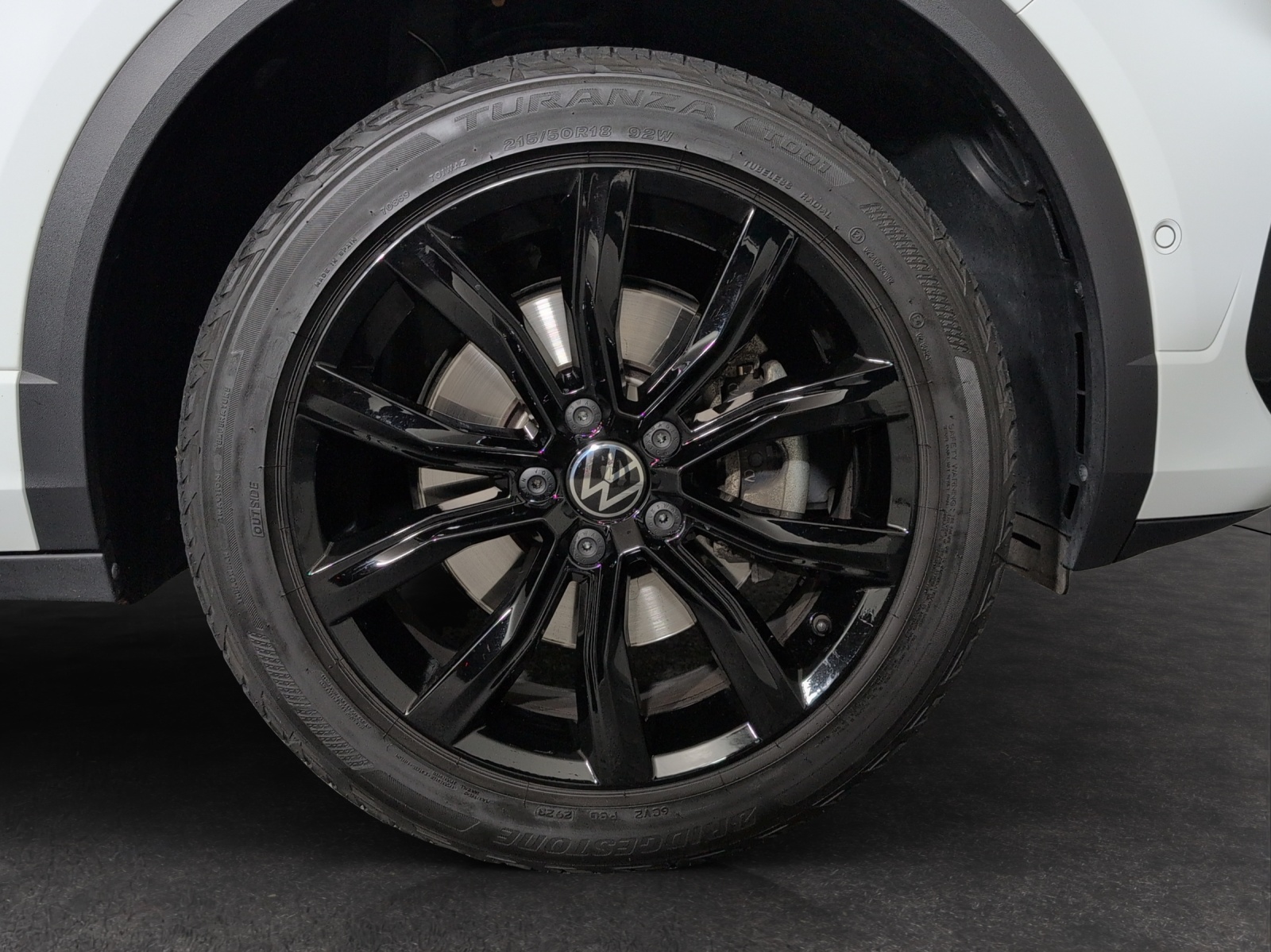 VW T-Roc 2.0 TSI R-Line DSG 4Motion-image-4