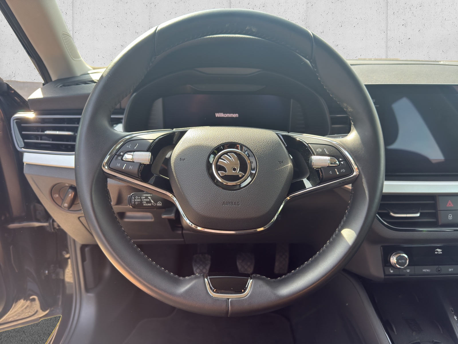 SKODA Kamiq 1.0 TSI Ambition-image-9