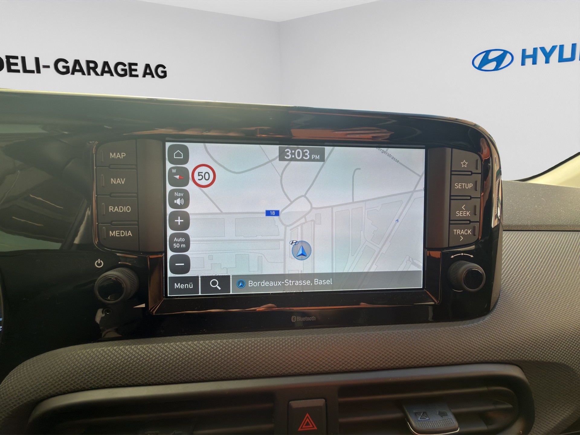 HYUNDAI i10 1.2 Amplia Aut.-image-13