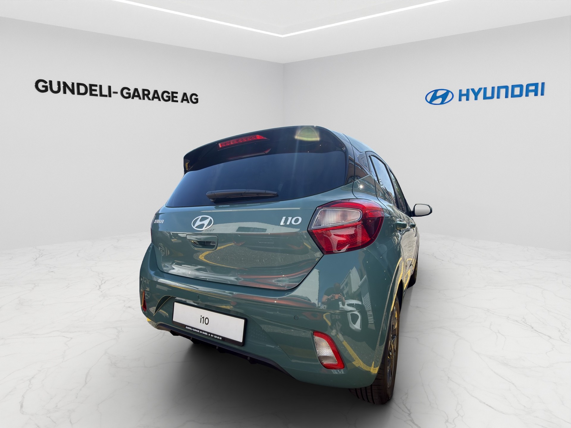 HYUNDAI i10 1.2 Amplia Aut.-image-3