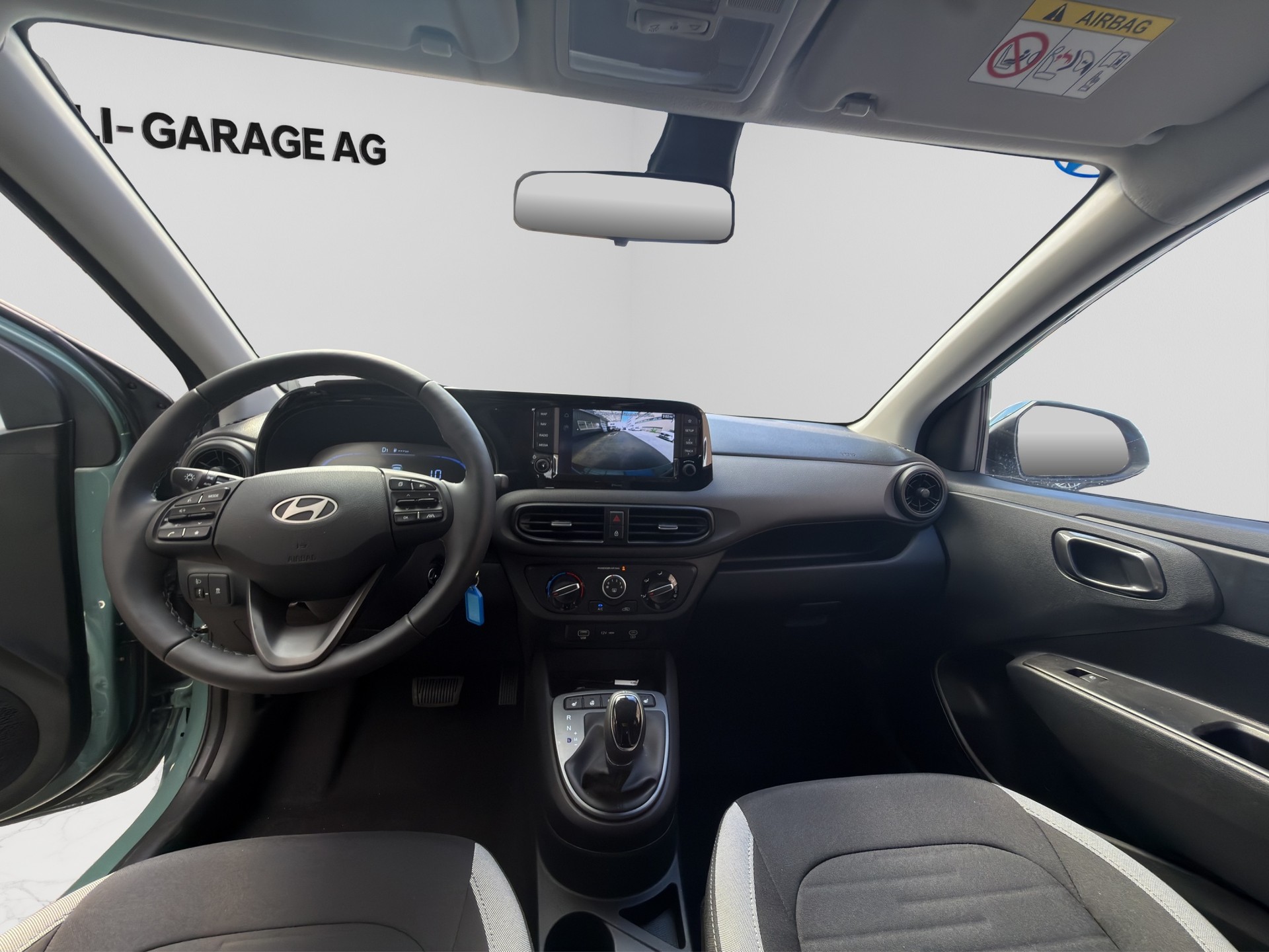 HYUNDAI i10 1.2 Amplia Aut.-image-11