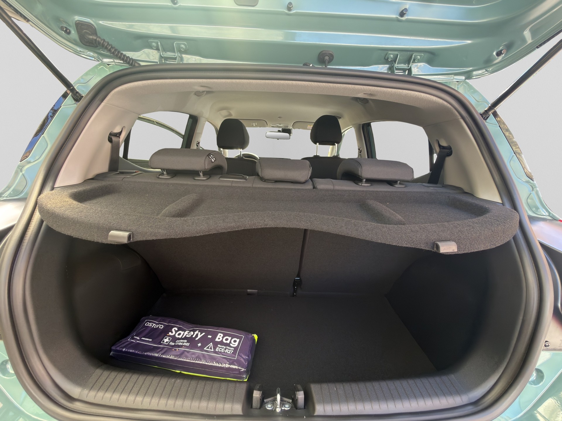 HYUNDAI i10 1.2 Amplia Aut.-image-15