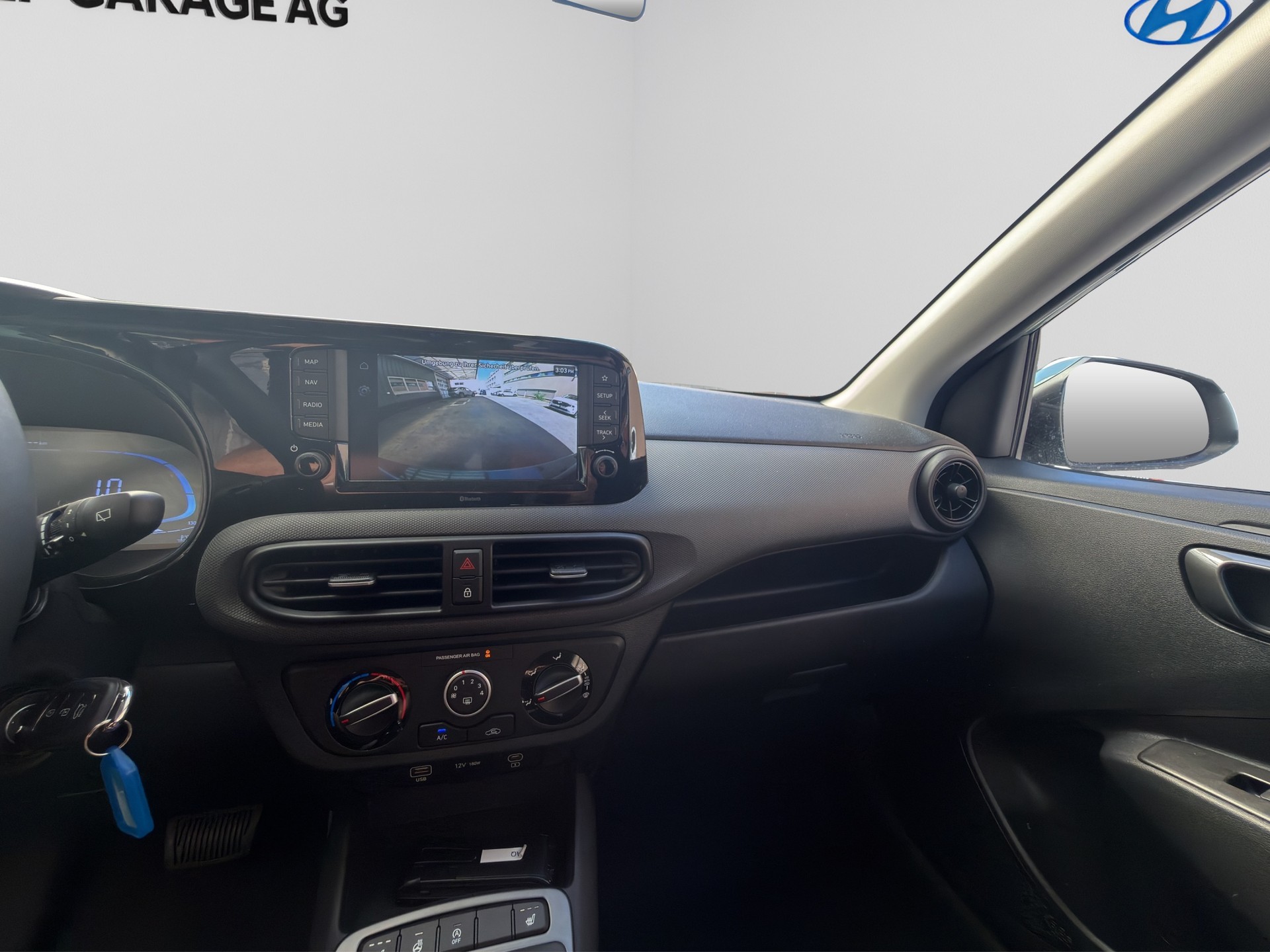 HYUNDAI i10 1.2 Amplia Aut.-image-12
