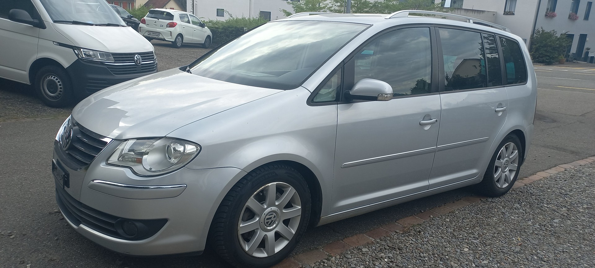 VW Touran 2.0 TDI Highline-image-8