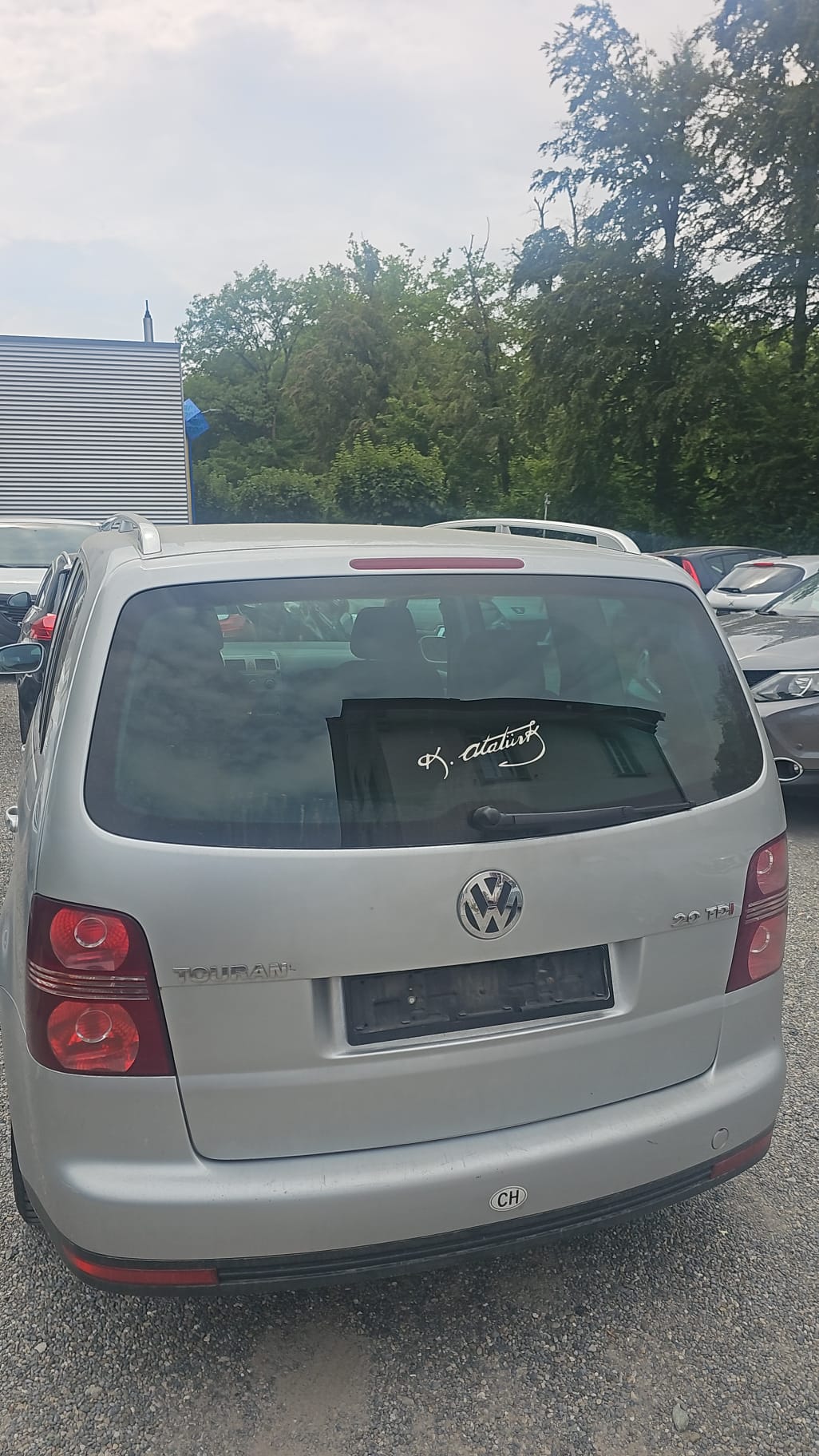 VW Touran 2.0 TDI Highline-image-1