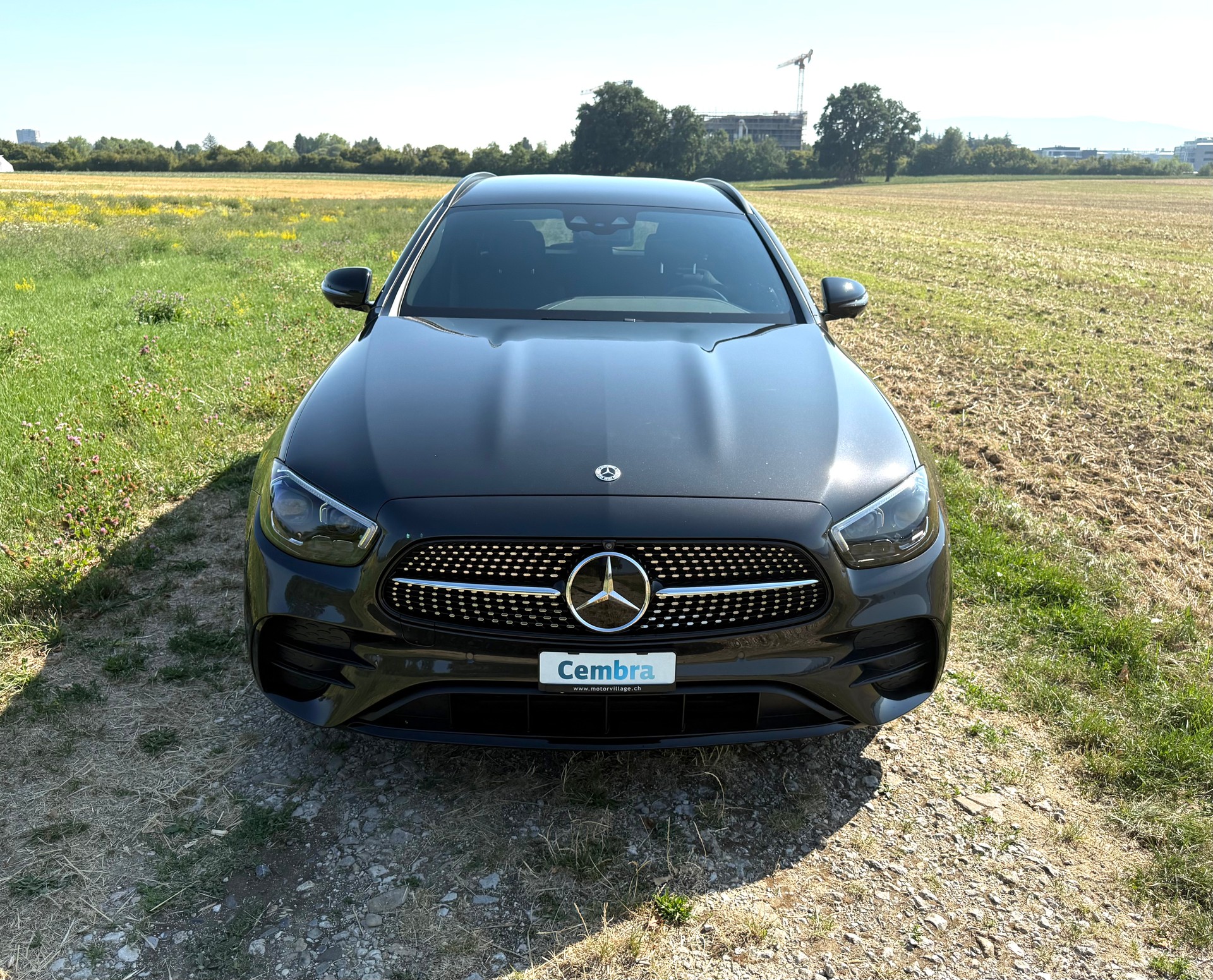 MERCEDES-BENZ E 220 d T 4Matic AMG Line 9G-Tronic-image-1