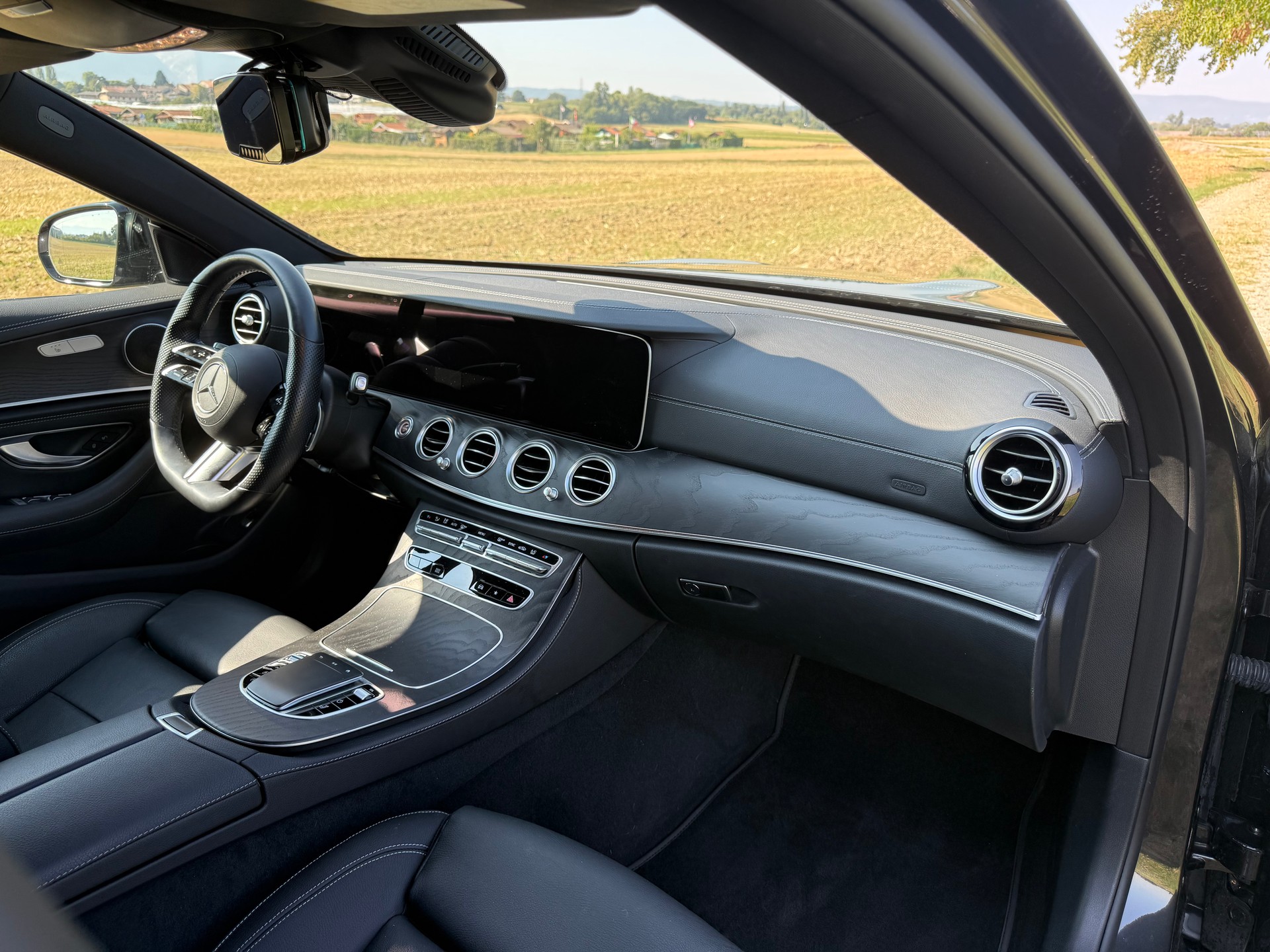 MERCEDES-BENZ E 220 d T 4Matic AMG Line 9G-Tronic-image-10