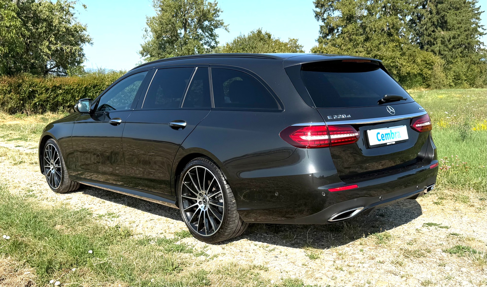 MERCEDES-BENZ E 220 d T 4Matic AMG Line 9G-Tronic-image-5