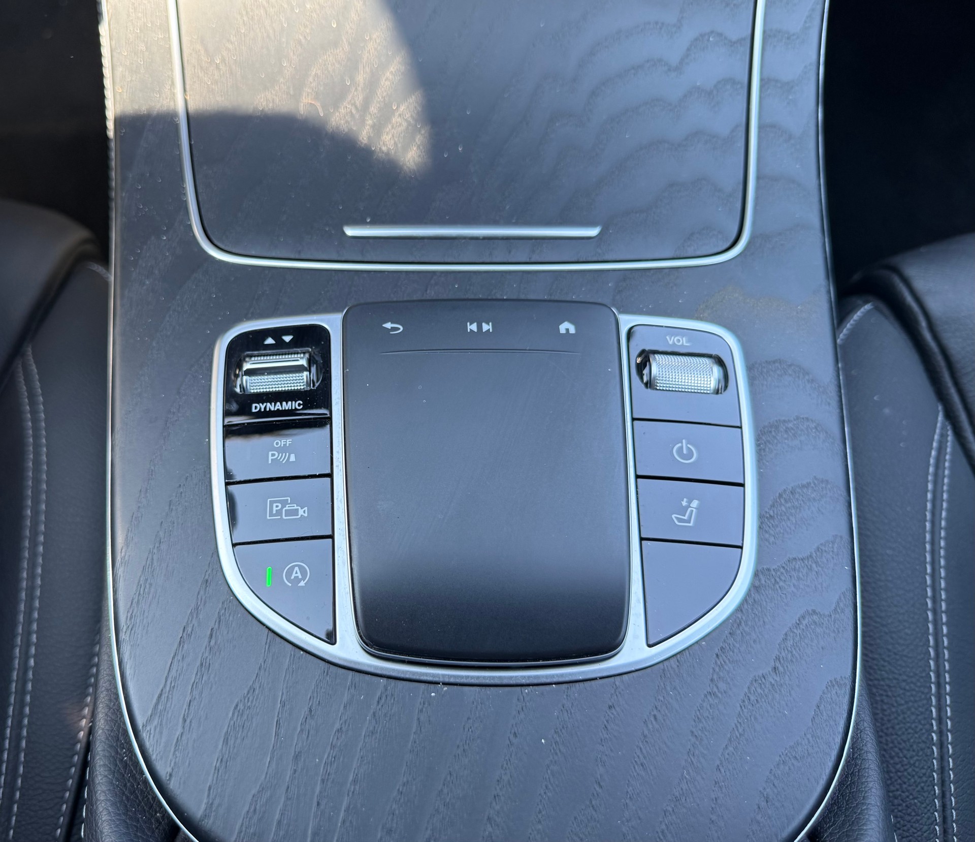 MERCEDES-BENZ E 220 d T 4Matic AMG Line 9G-Tronic-image-14