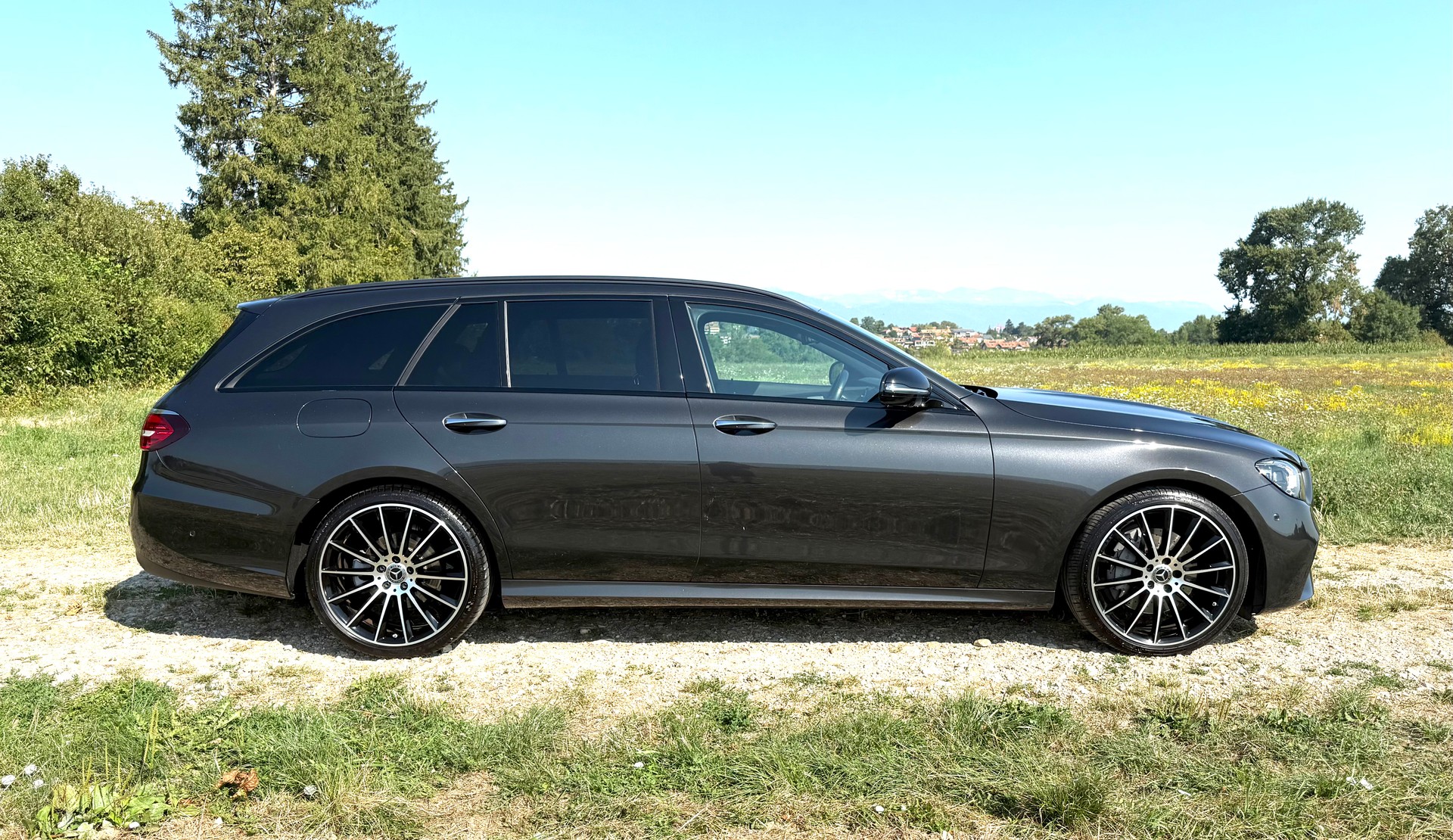 MERCEDES-BENZ E 220 d T 4Matic AMG Line 9G-Tronic-image-6