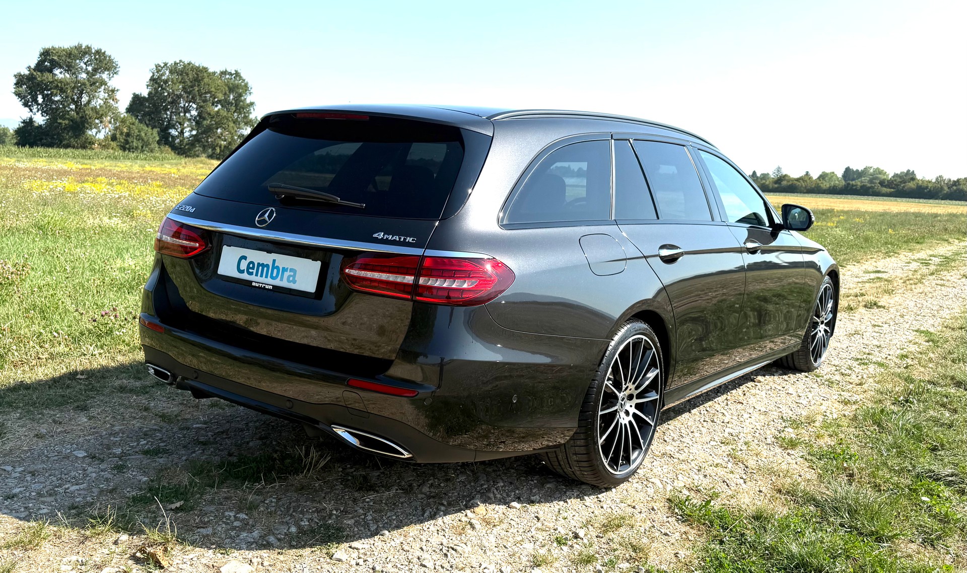 MERCEDES-BENZ E 220 d T 4Matic AMG Line 9G-Tronic-image-3