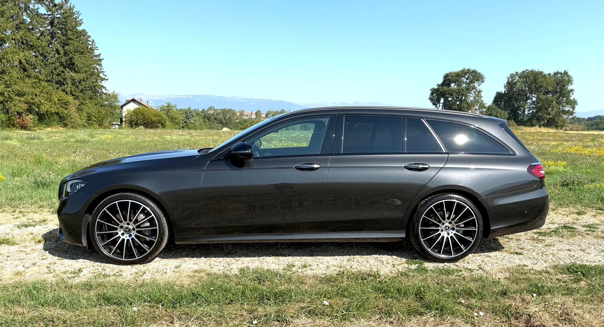 MERCEDES-BENZ E 220 d T 4Matic AMG Line 9G-Tronic-image-7