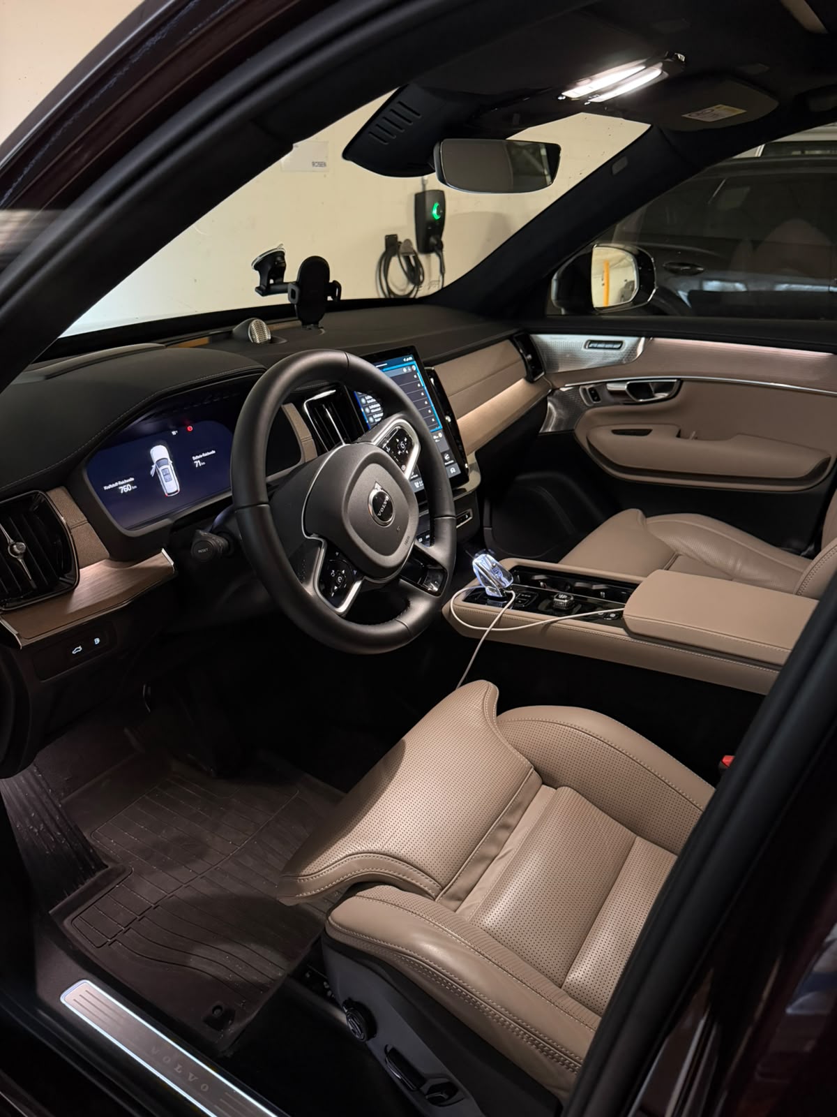 VOLVO 2.0 T8 TE Ultra Dark eAWD-image-2