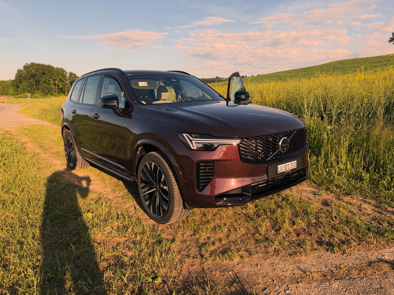 VOLVO 2.0 T8 TE Ultra Dark eAWD-image-0