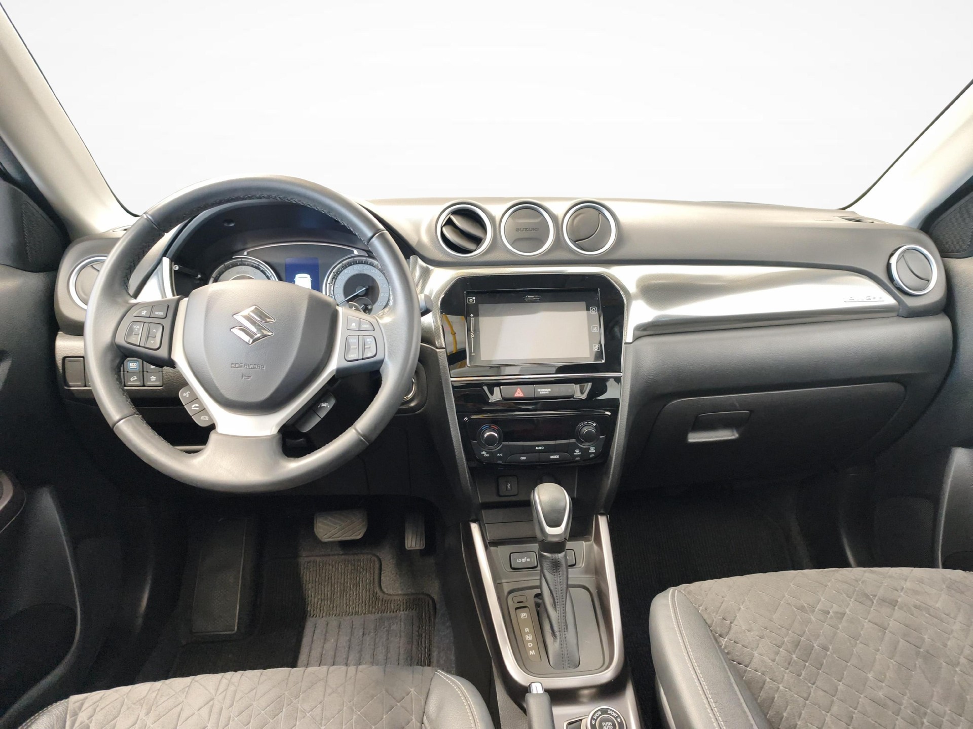 SUZUKI Vitara 1.5 Compact Top Hybrid 4x4 + Ruote invernali incluse-image-8