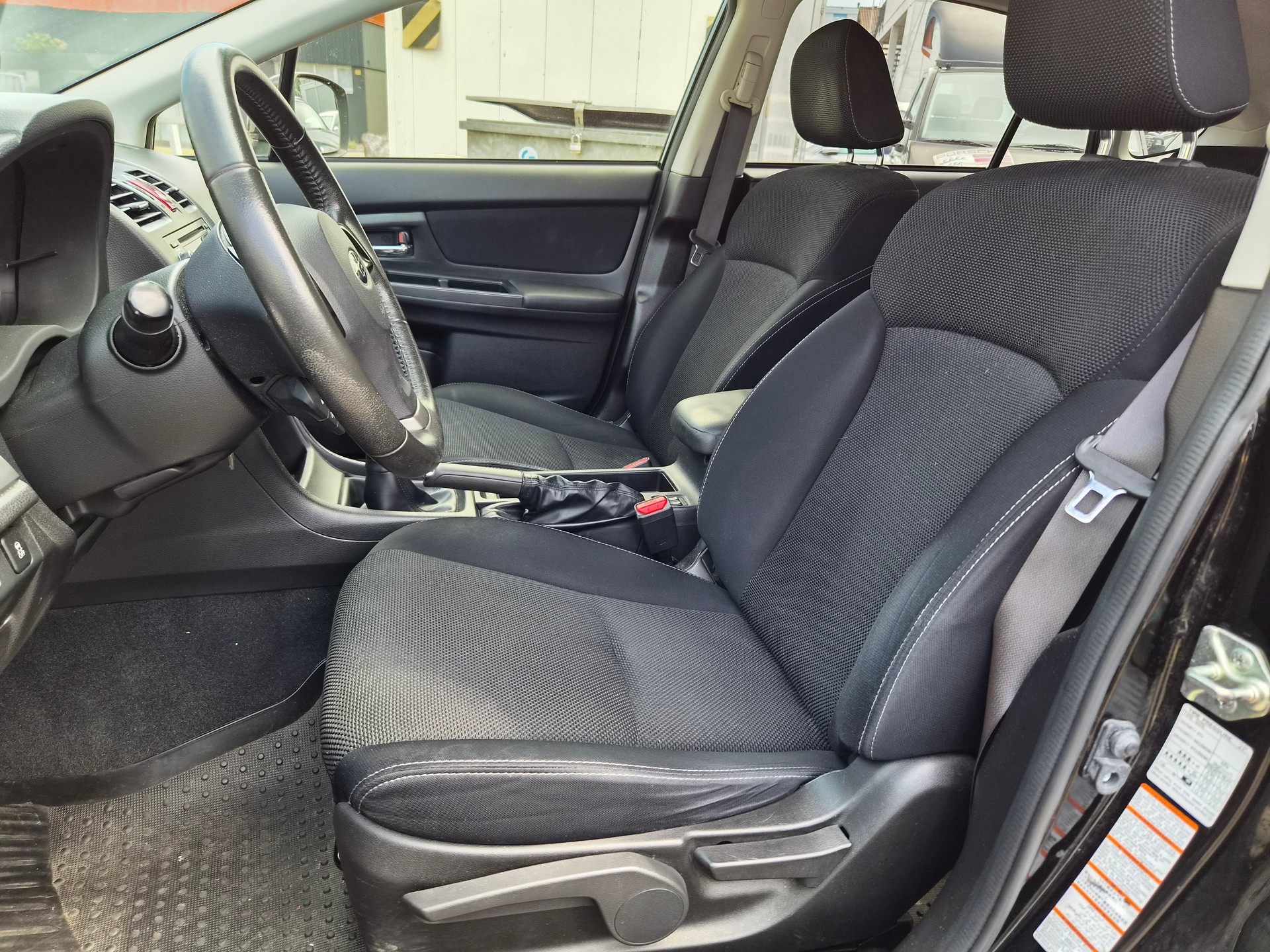 SUBARU XV 2.0D Swiss Three AWD-image-8
