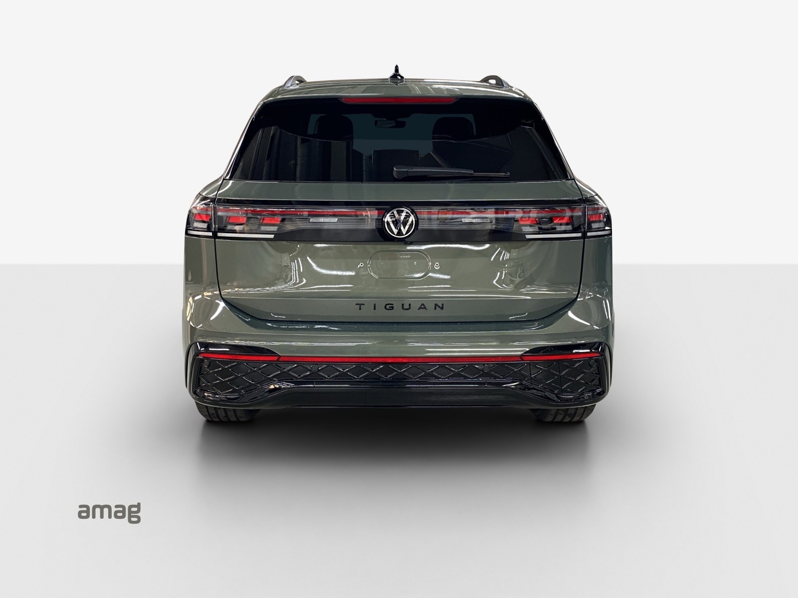 VW Tiguan 2.0 TSI DSG R-Line 4Motion-image-3