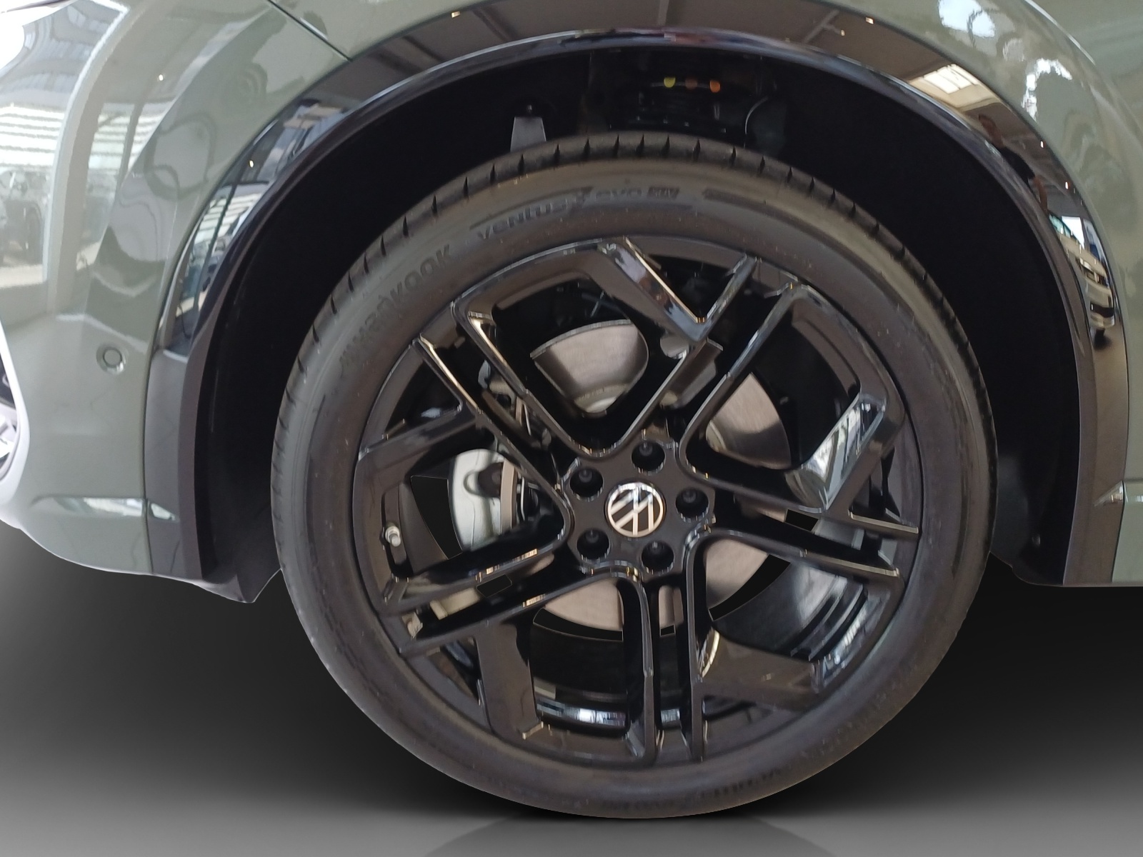 VW Tiguan 2.0 TSI DSG R-Line 4Motion-image-15