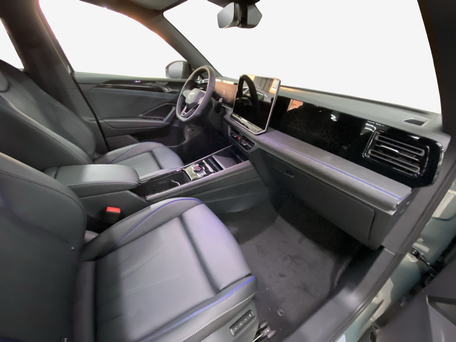 VW Tiguan 2.0 TSI DSG R-Line 4Motion-image-13