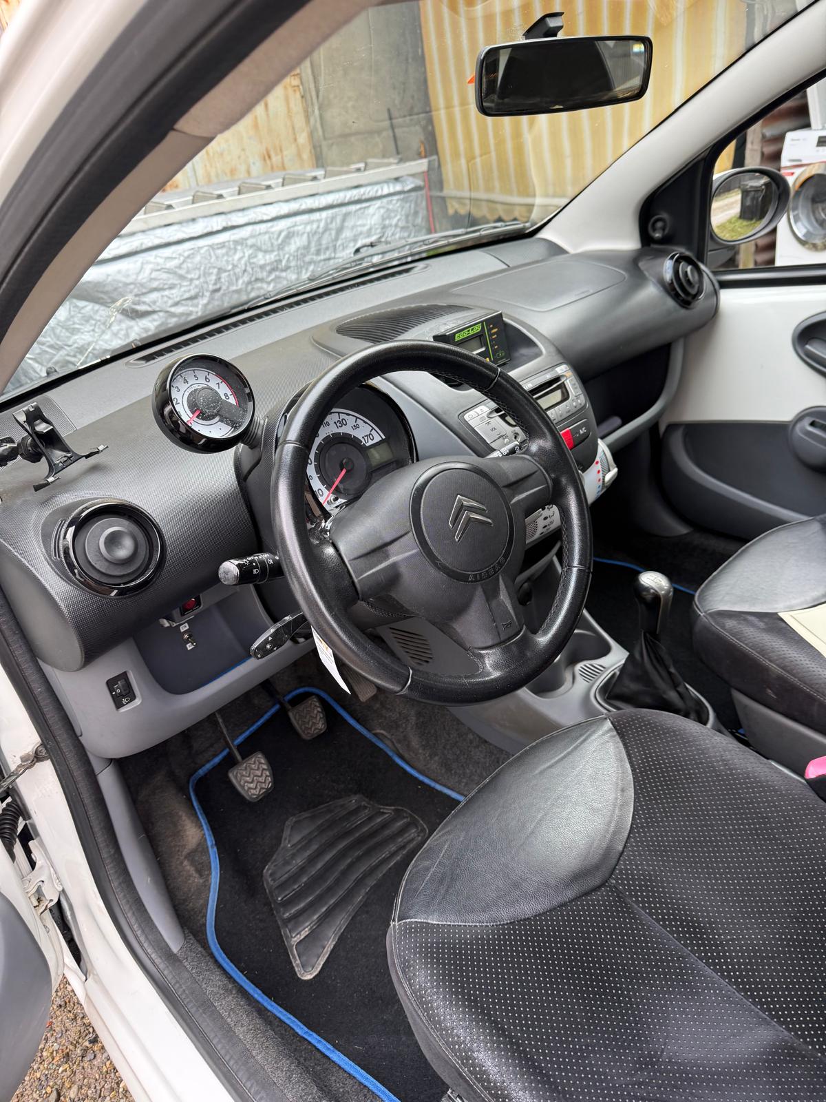 FORD Fiesta 1.25 16V Ambiente-image-12