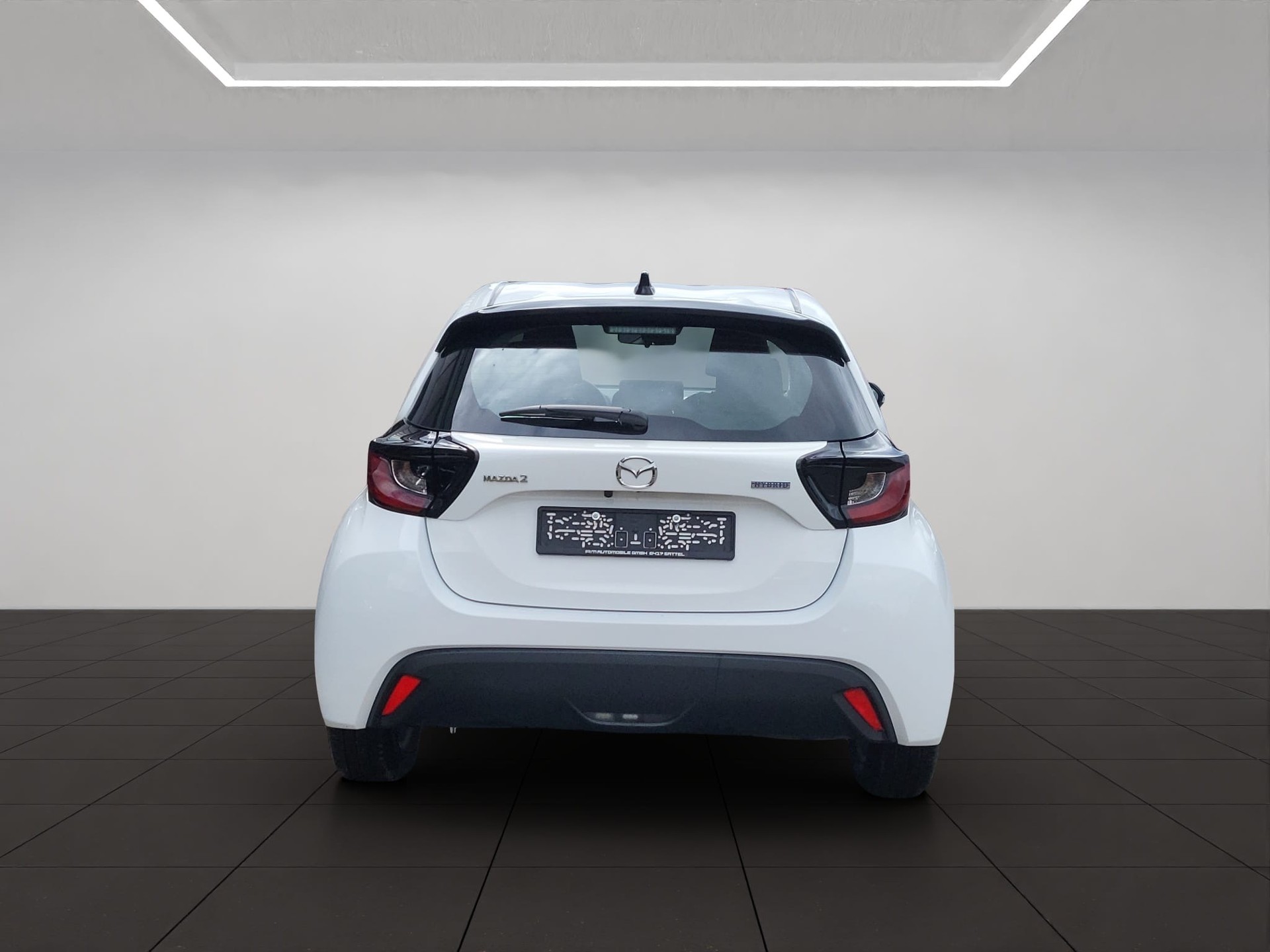 MAZDA 2 Hybrid Centre-line-showroom-element-3