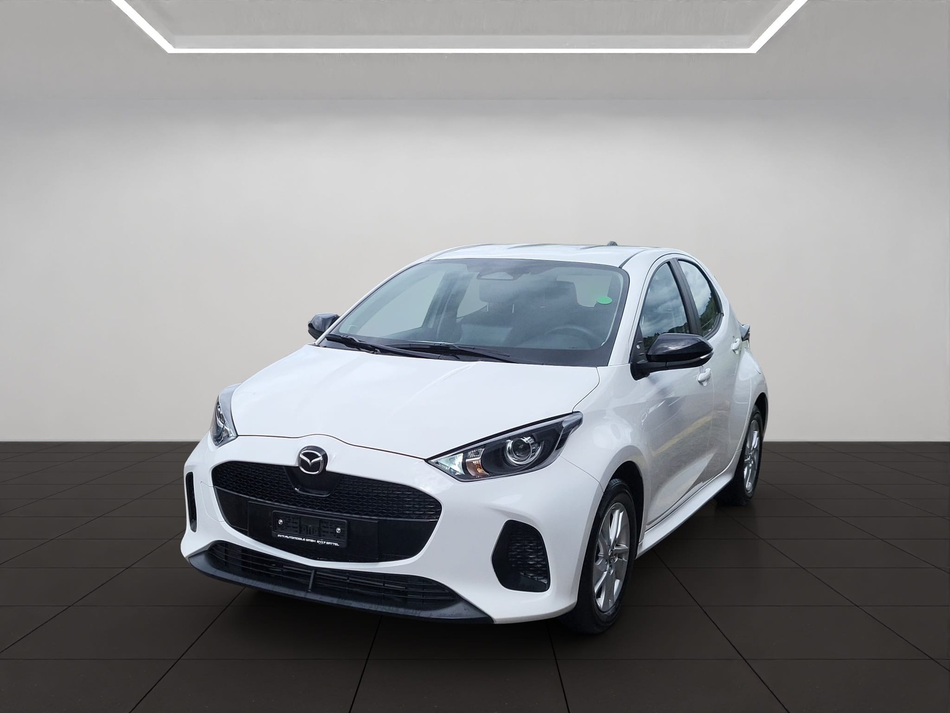 MAZDA 2 Hybrid Centre-line-showroom-element-1