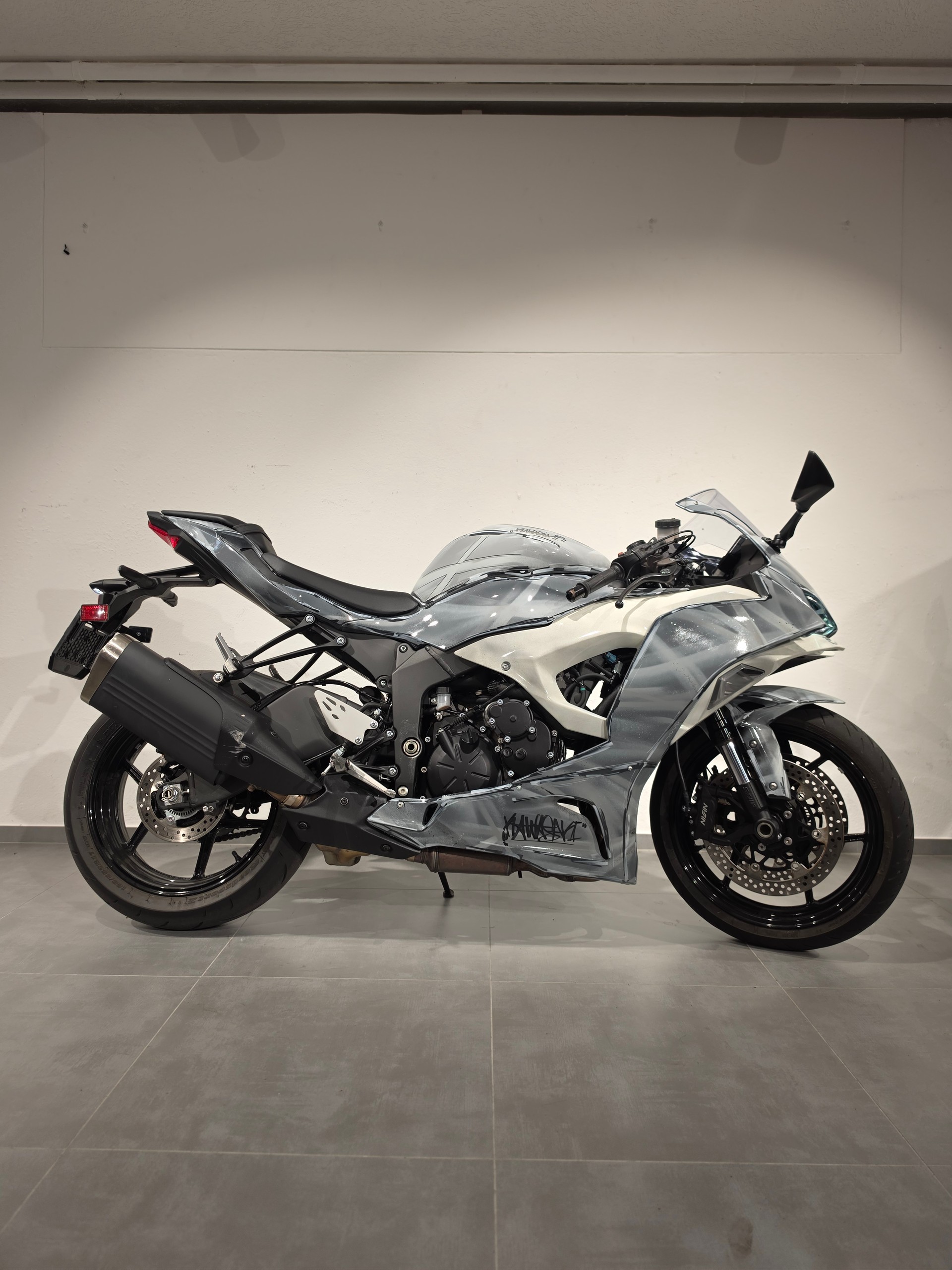 KAWASAKI Ninja ZX-6R
