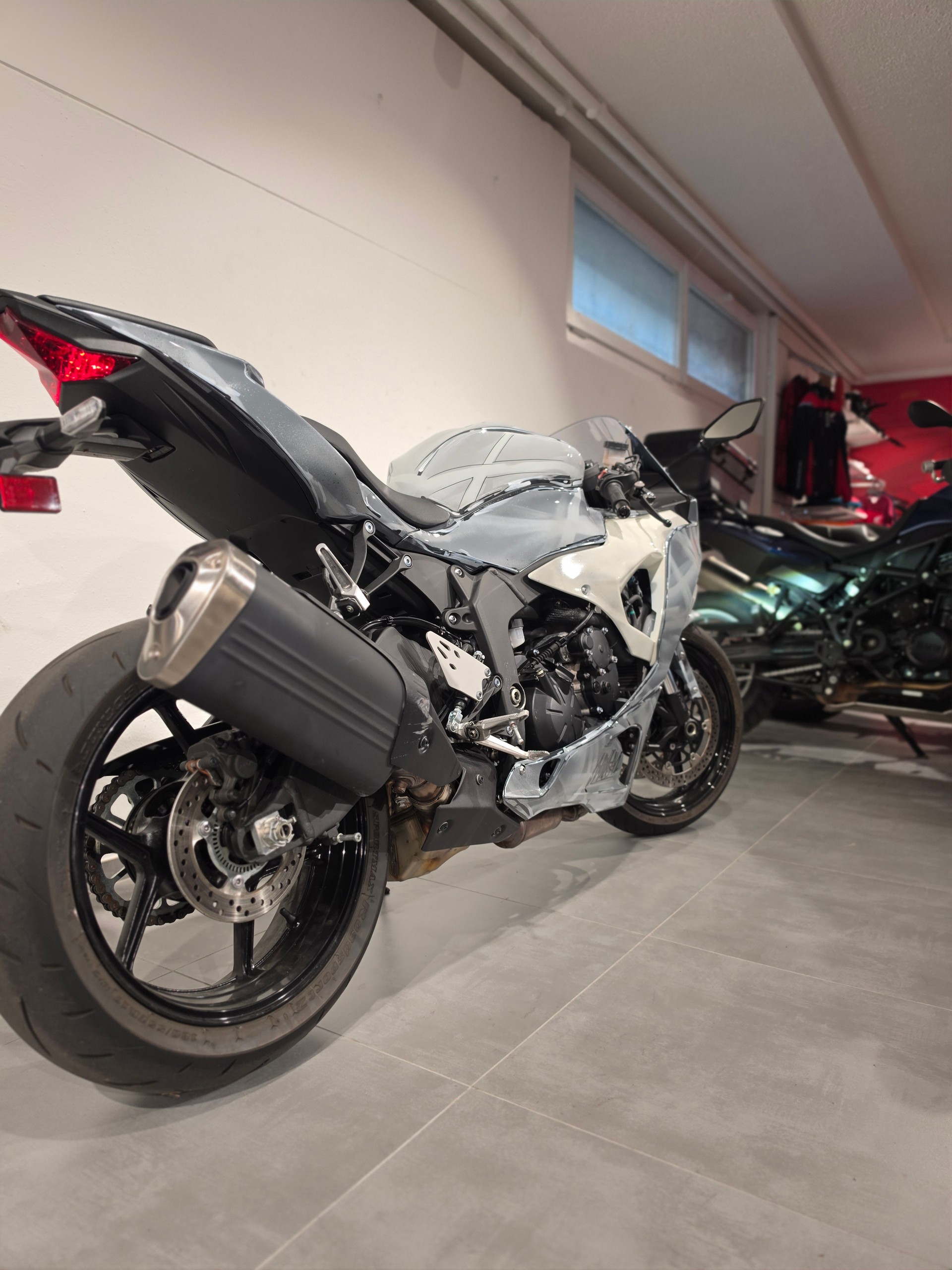 KAWASAKI Ninja ZX-6R-showroom-element-3