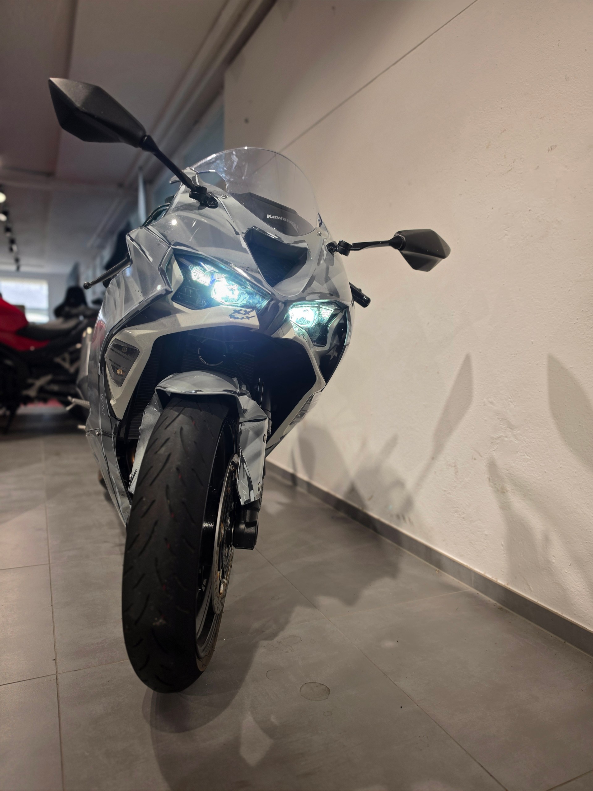 KAWASAKI Ninja ZX-6R-showroom-element-1