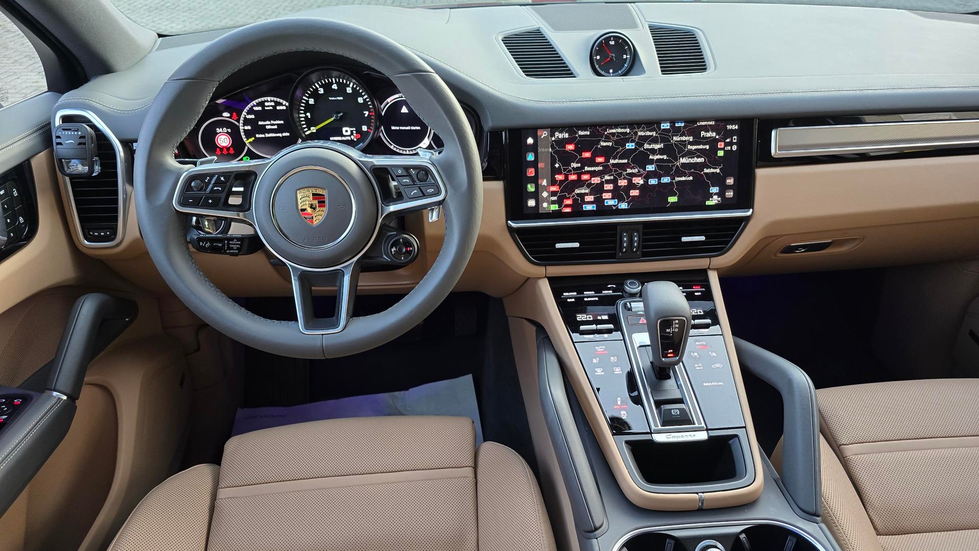 PORSCHE Cayenne Coupé E-Hybrid Platinum Edition-image-11