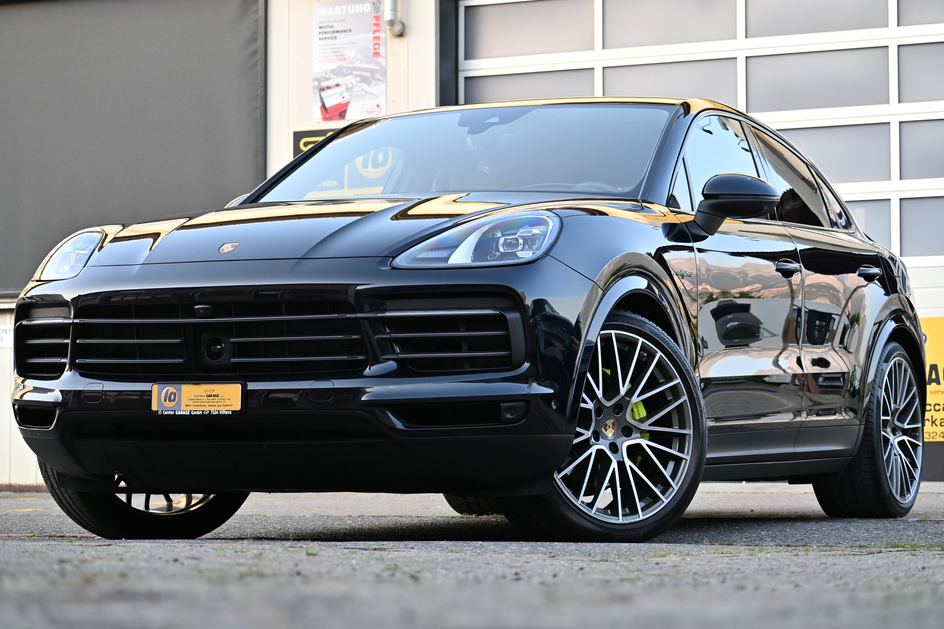 PORSCHE Cayenne Coupé E-Hybrid Platinum Edition-showroom-element-2