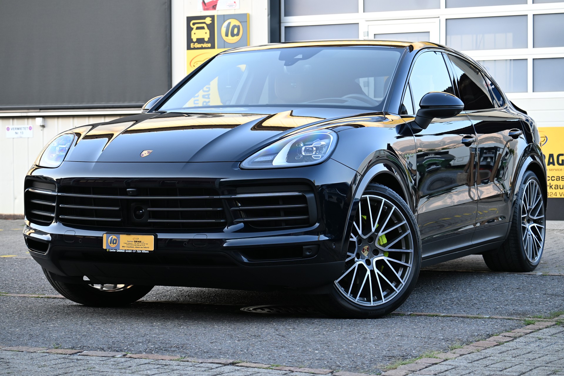 PORSCHE Cayenne Coupé E-Hybrid Platinum Edition-showroom-element-3