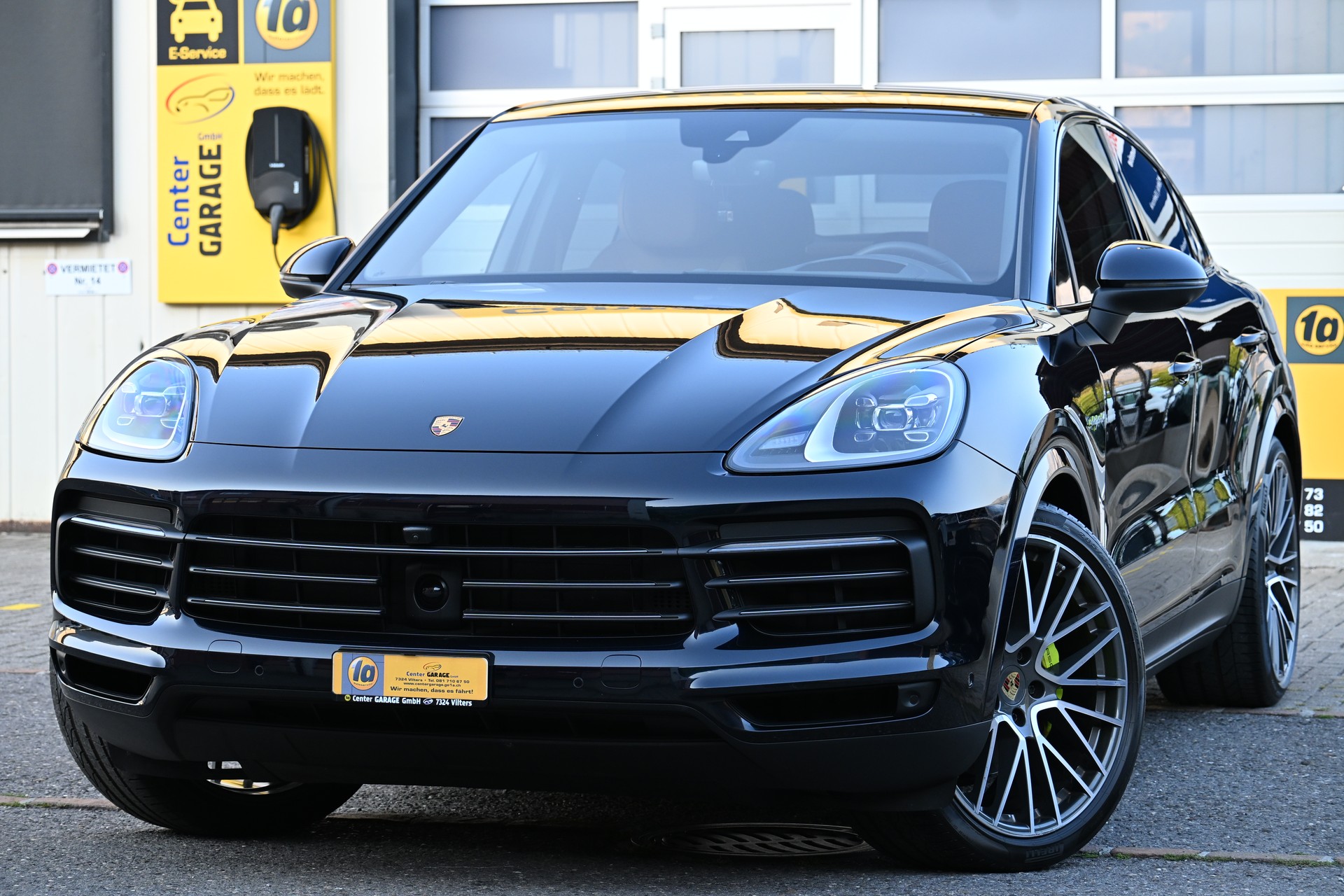 PORSCHE Cayenne Coupé E-Hybrid Platinum Edition-showroom-element-1
