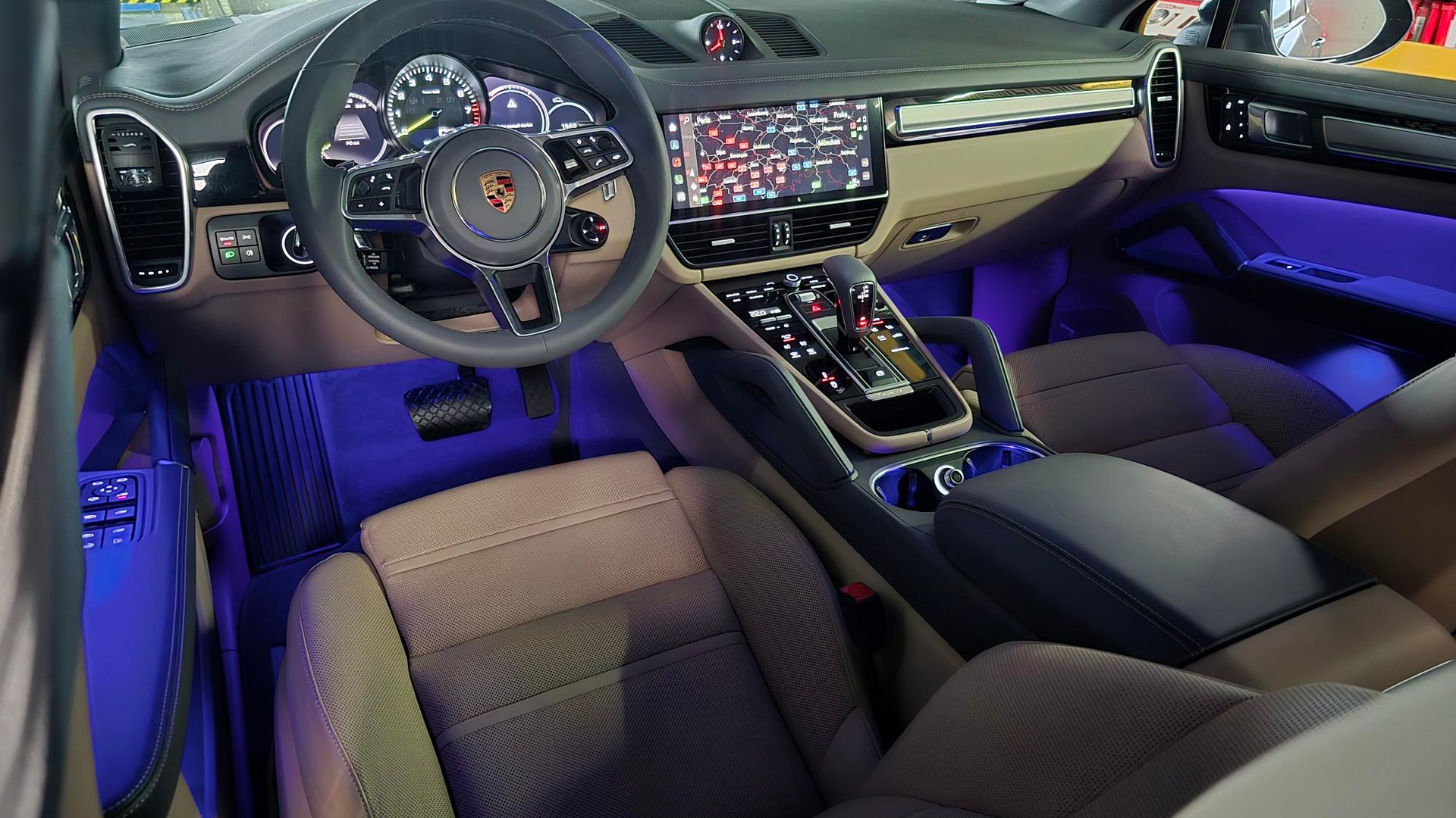 PORSCHE Cayenne Coupé E-Hybrid Platinum Edition-image-12