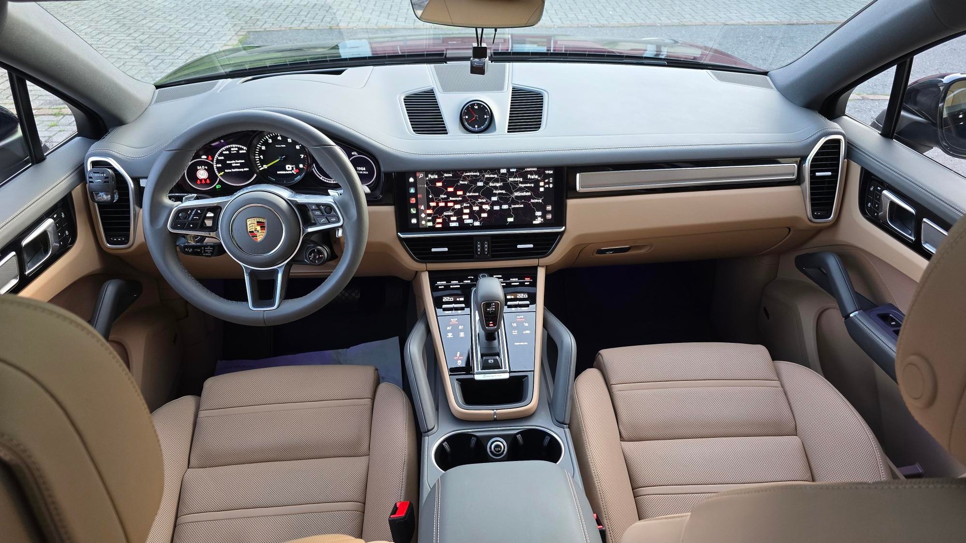 PORSCHE Cayenne Coupé E-Hybrid Platinum Edition-image-10