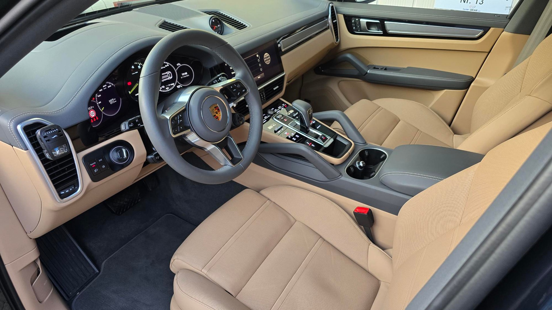PORSCHE Cayenne Coupé E-Hybrid Platinum Edition-image-14