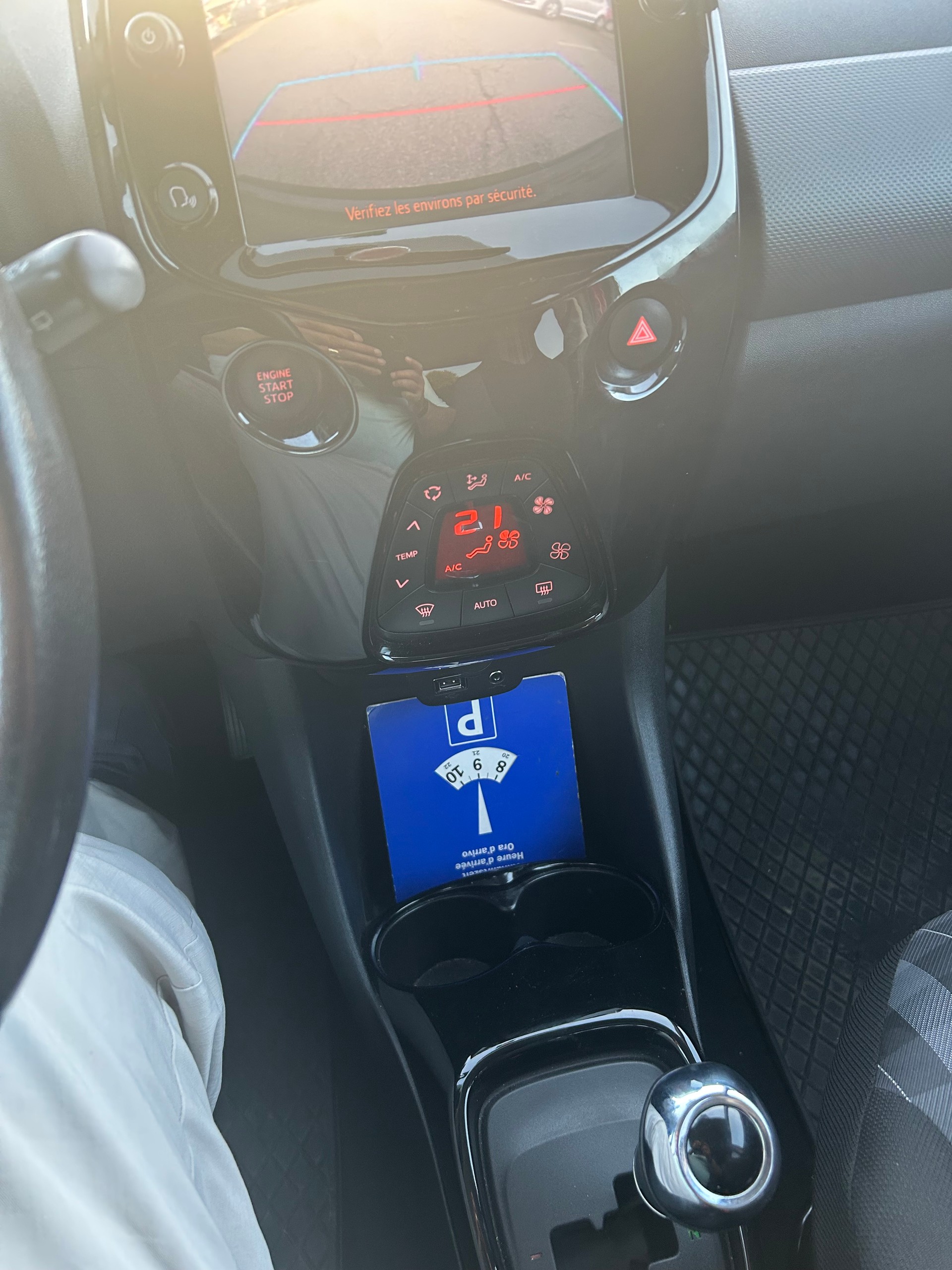 PEUGEOT 108 1.0 VTi Style Top ETG-image-2