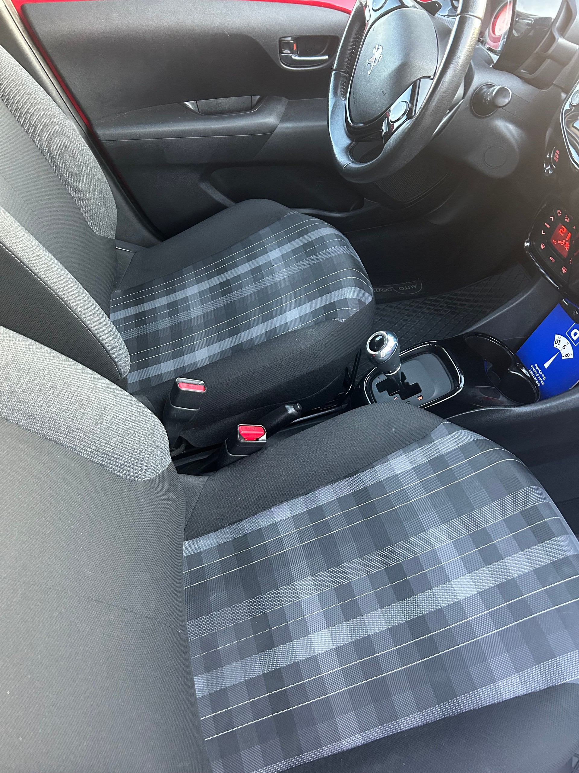 PEUGEOT 108 1.0 VTi Style Top ETG-image-8