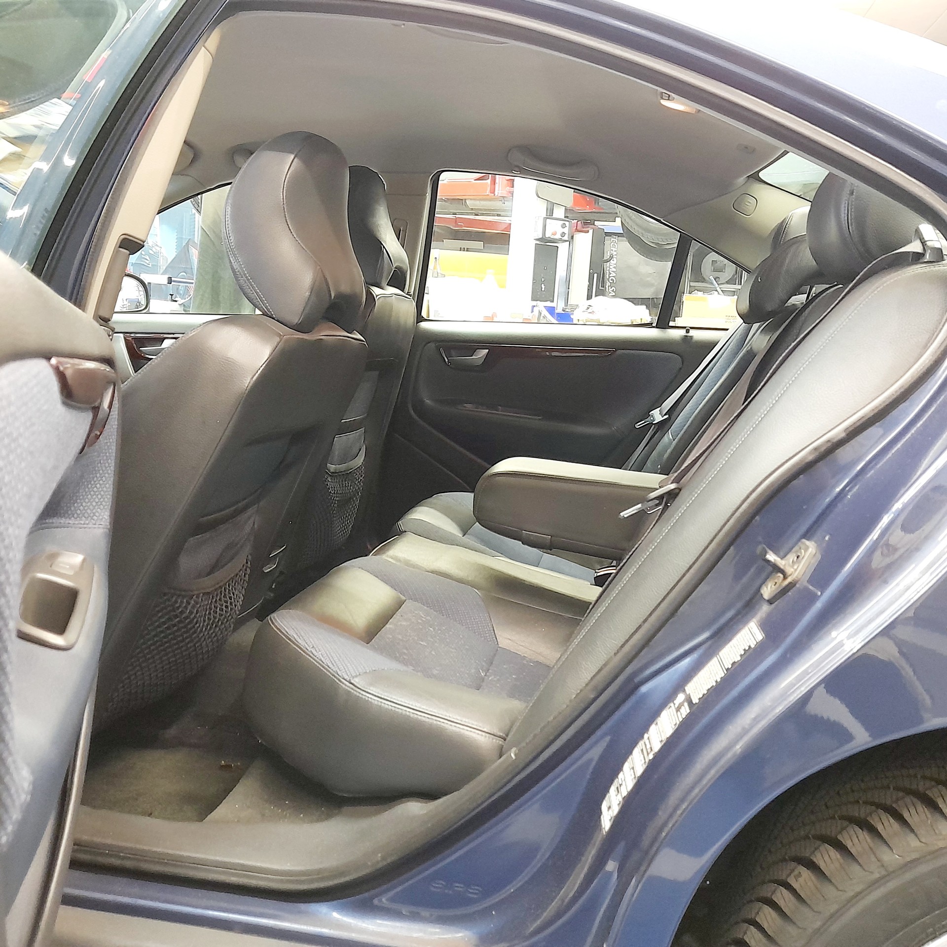 VOLVO S60 2.4T-image-6