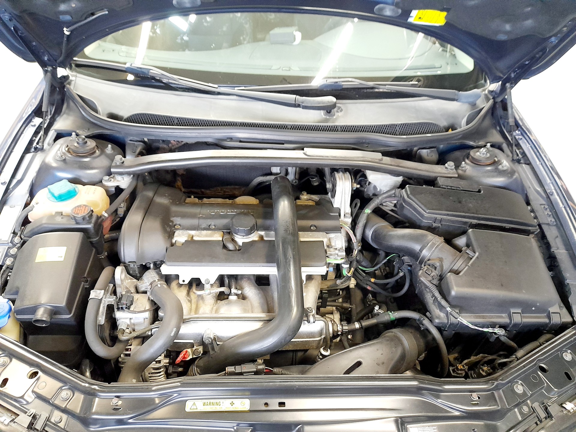 VOLVO S60 2.4T-image-8