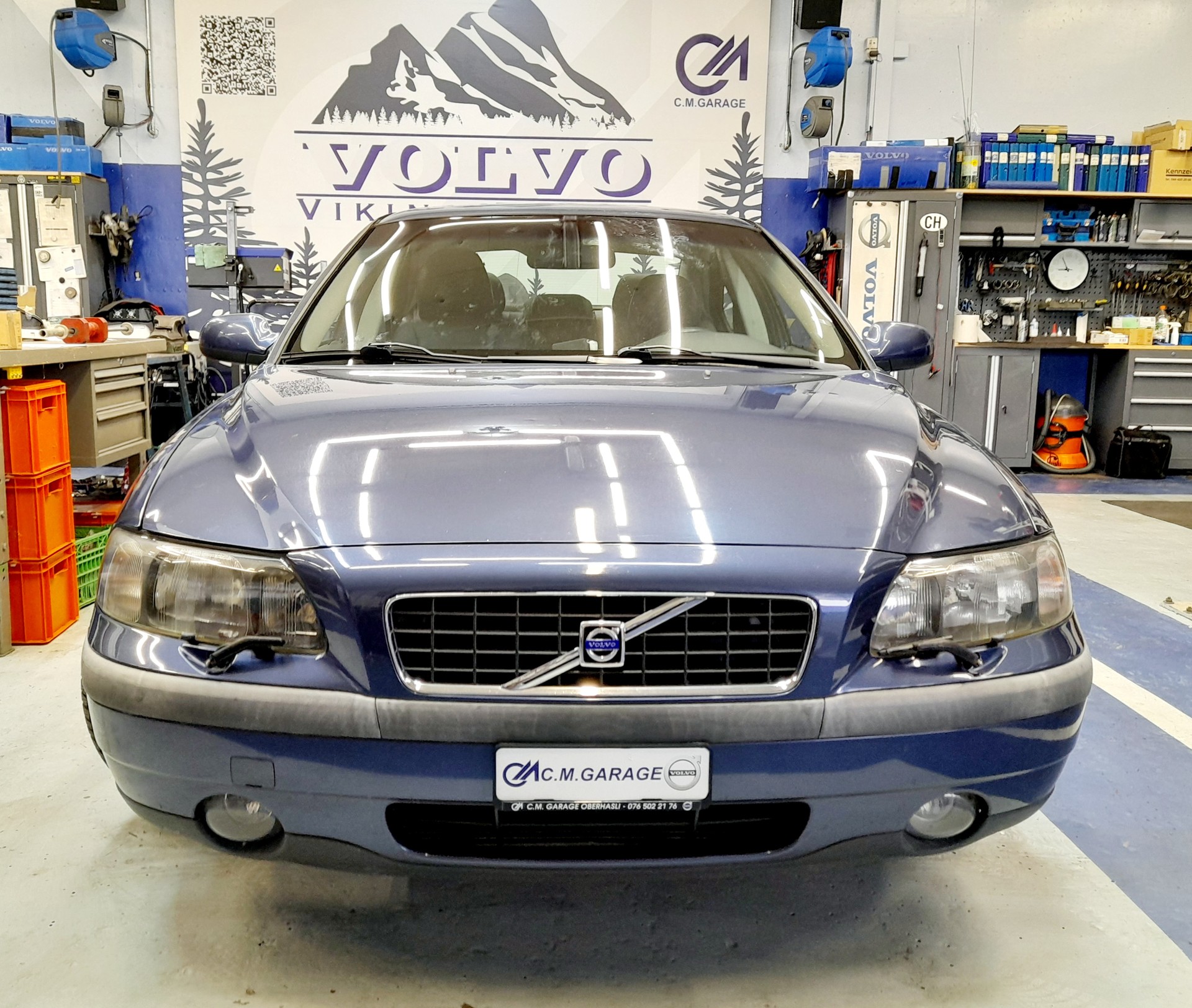 VOLVO S60 2.4T-image-1