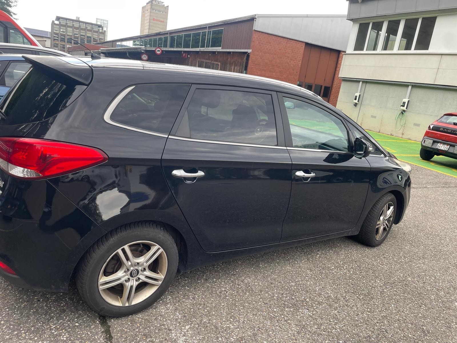 KIA Carens 1.7 CRDi Style-image-7