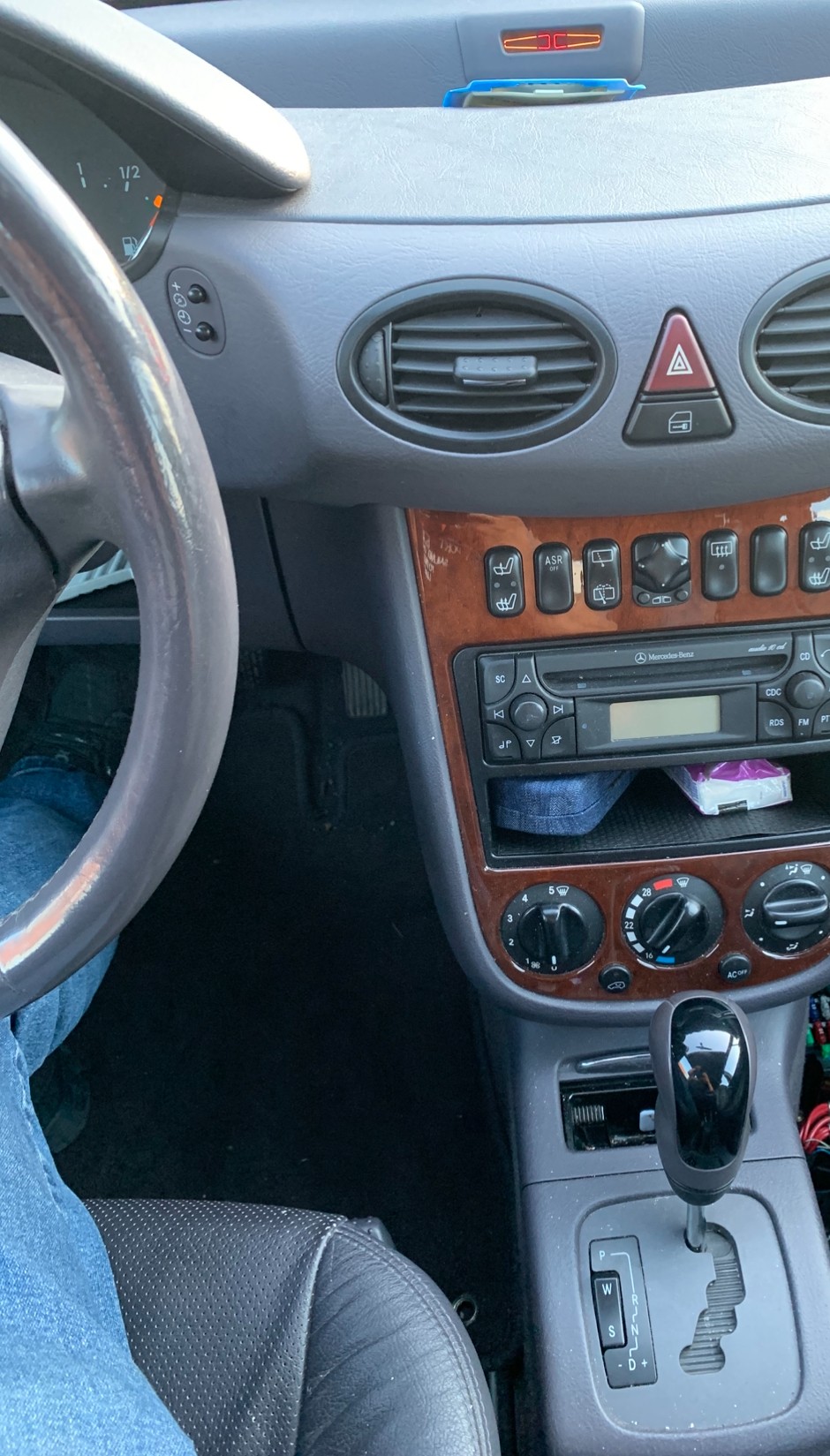 MERCEDES-BENZ A 190 L Elégance-image-11