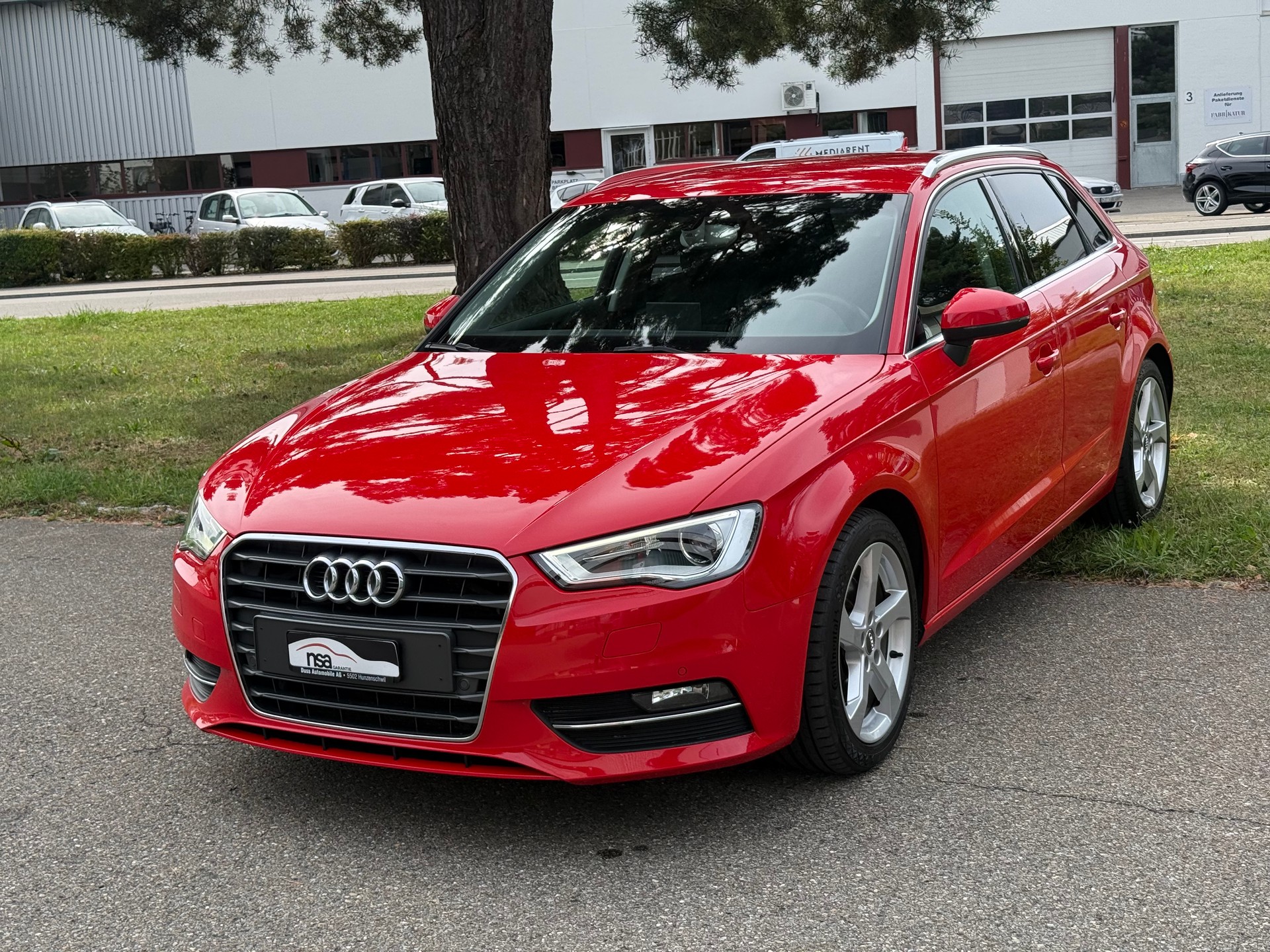 AUDI A3 Sportback 1.8 TFSI Attraction S-tronic-image-2