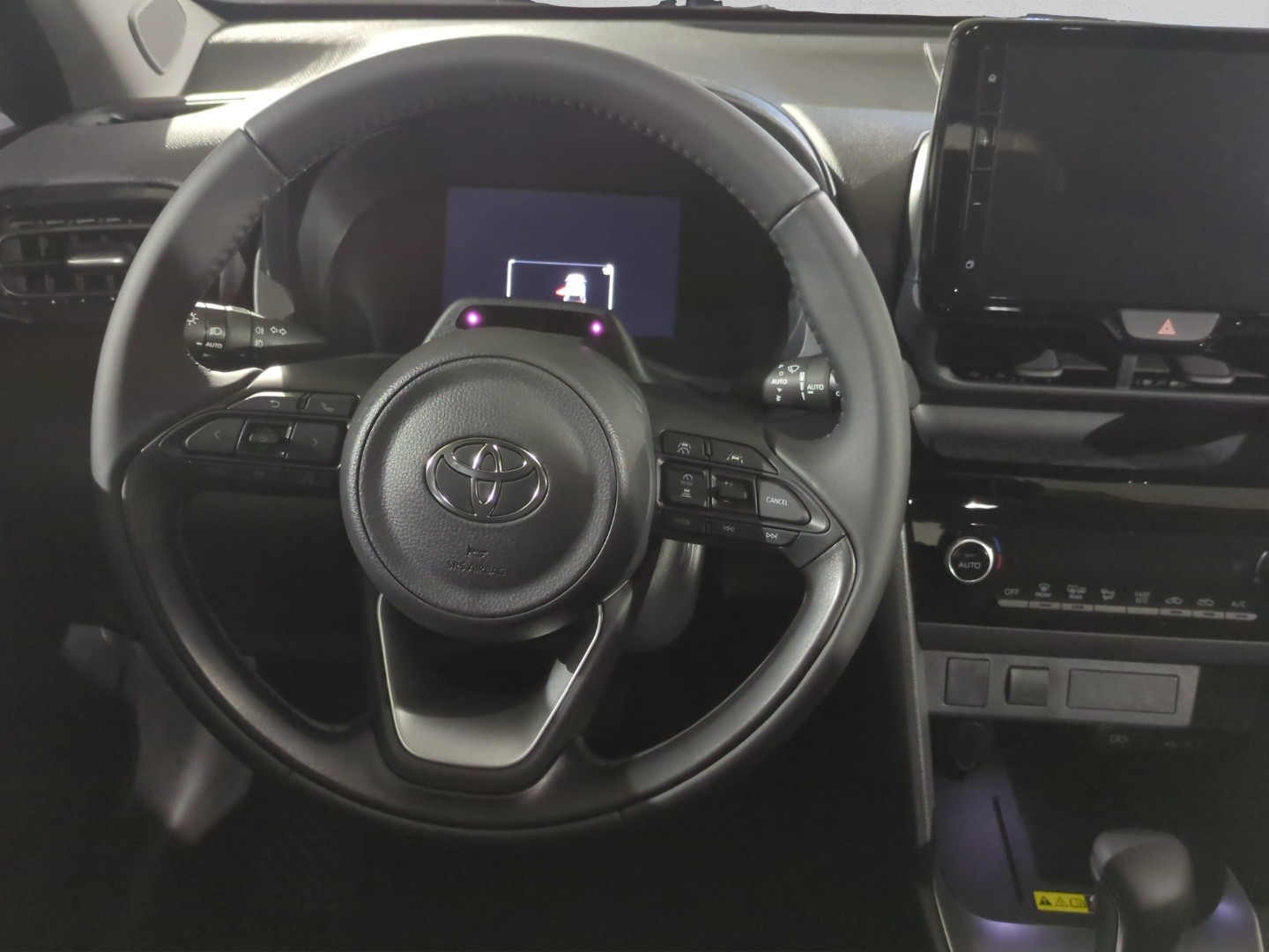 TOYOTA Yaris Cross 1.5 Comfort e-CVT-image-12