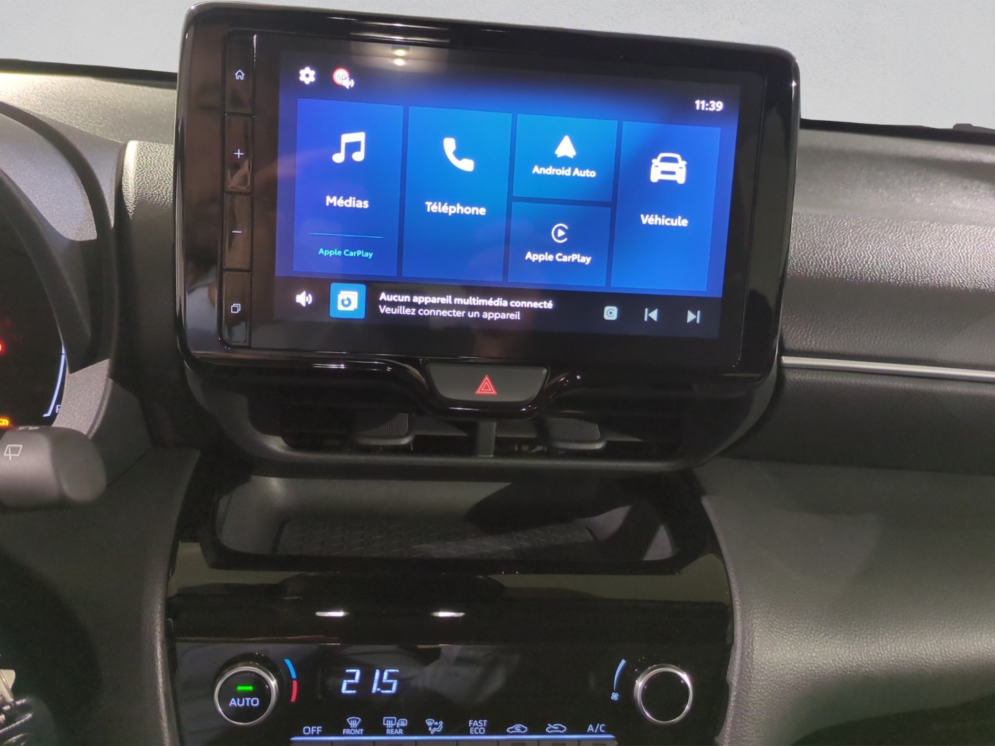 TOYOTA Yaris Cross 1.5 Comfort e-CVT-image-9