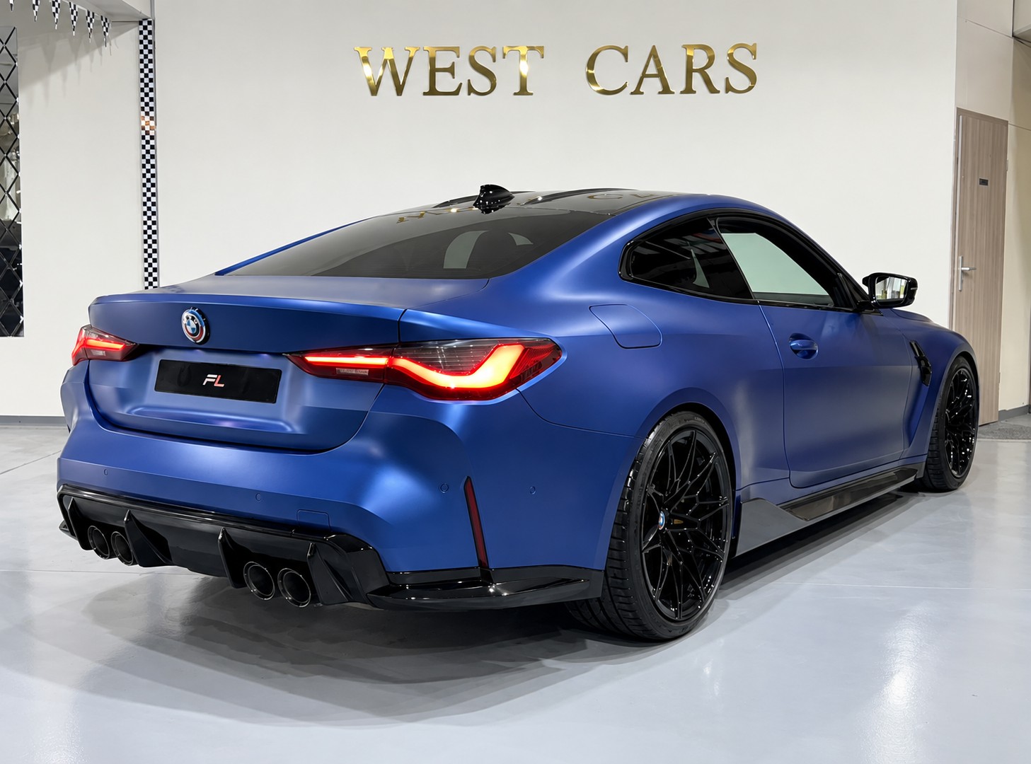 BMW M4 Coupé Competition M xDrive *Frozen Portimao Blue*Keramik*Carbon*-image-3